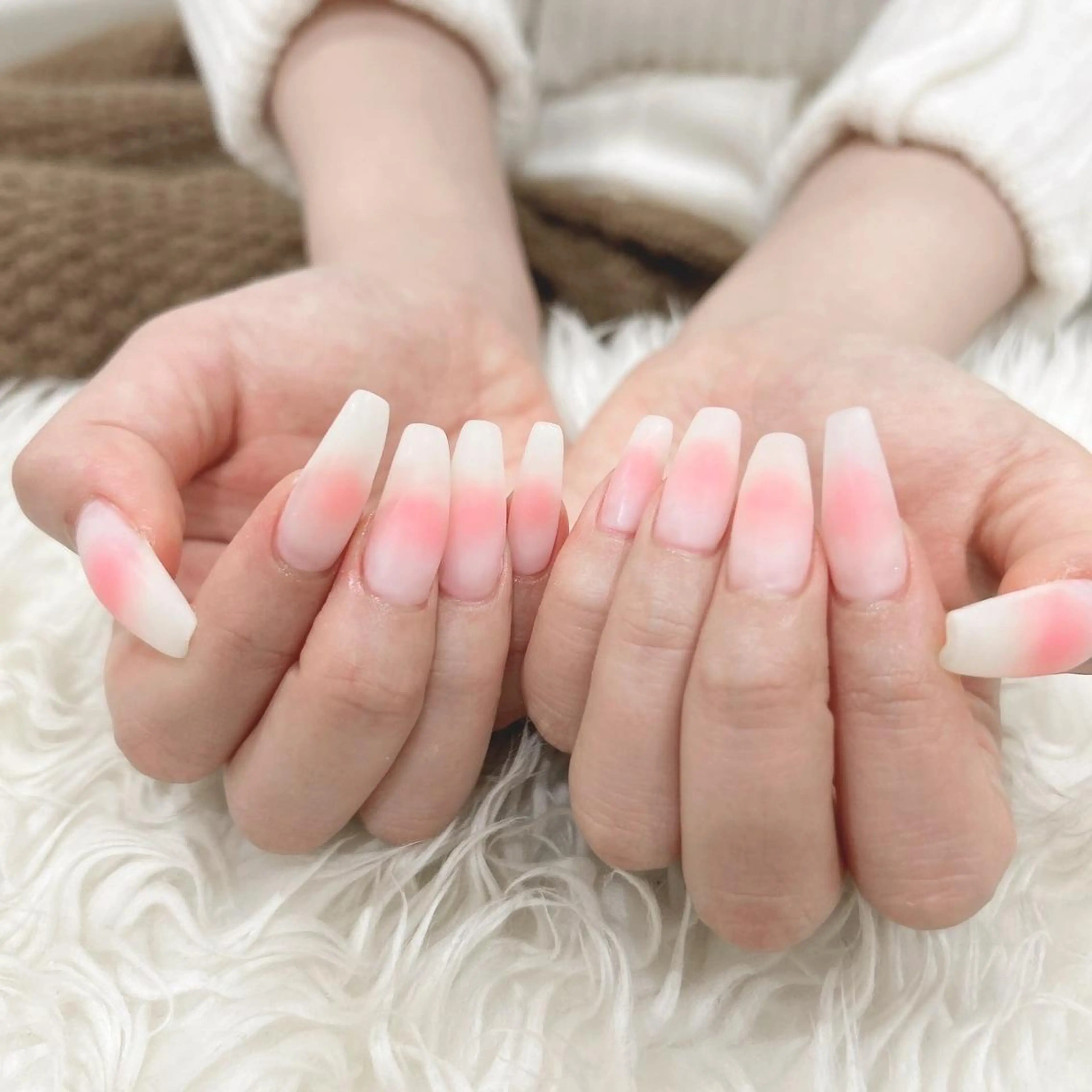 ネイル 長さ出し フレンチネイル ジェルネイル グラデーション 韓国ネイル ハンドネイル Nail&eye Belire 新宿のネイルデザイン