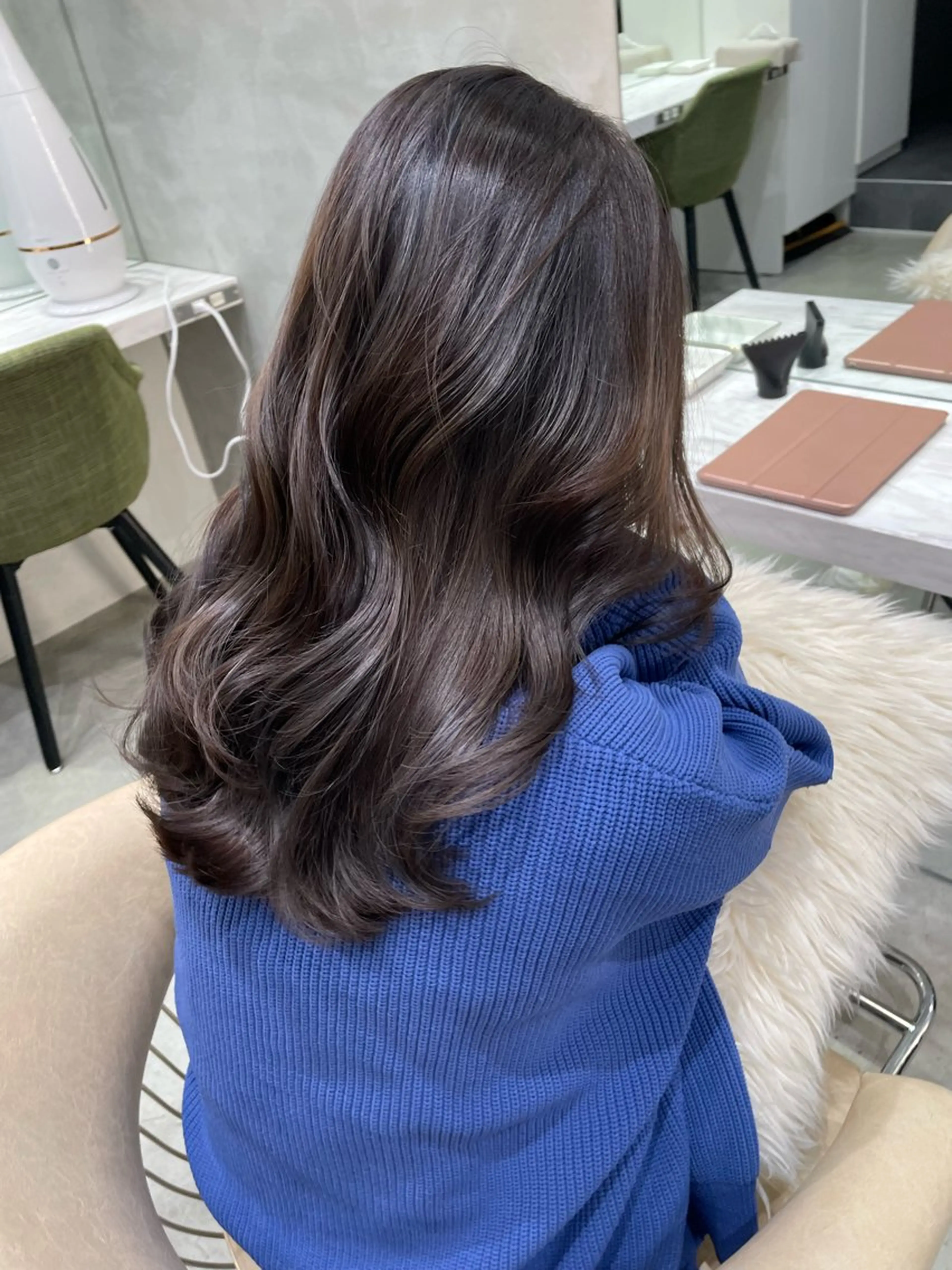 ロング カラー Londnaitre MAHOのヘアスタイル