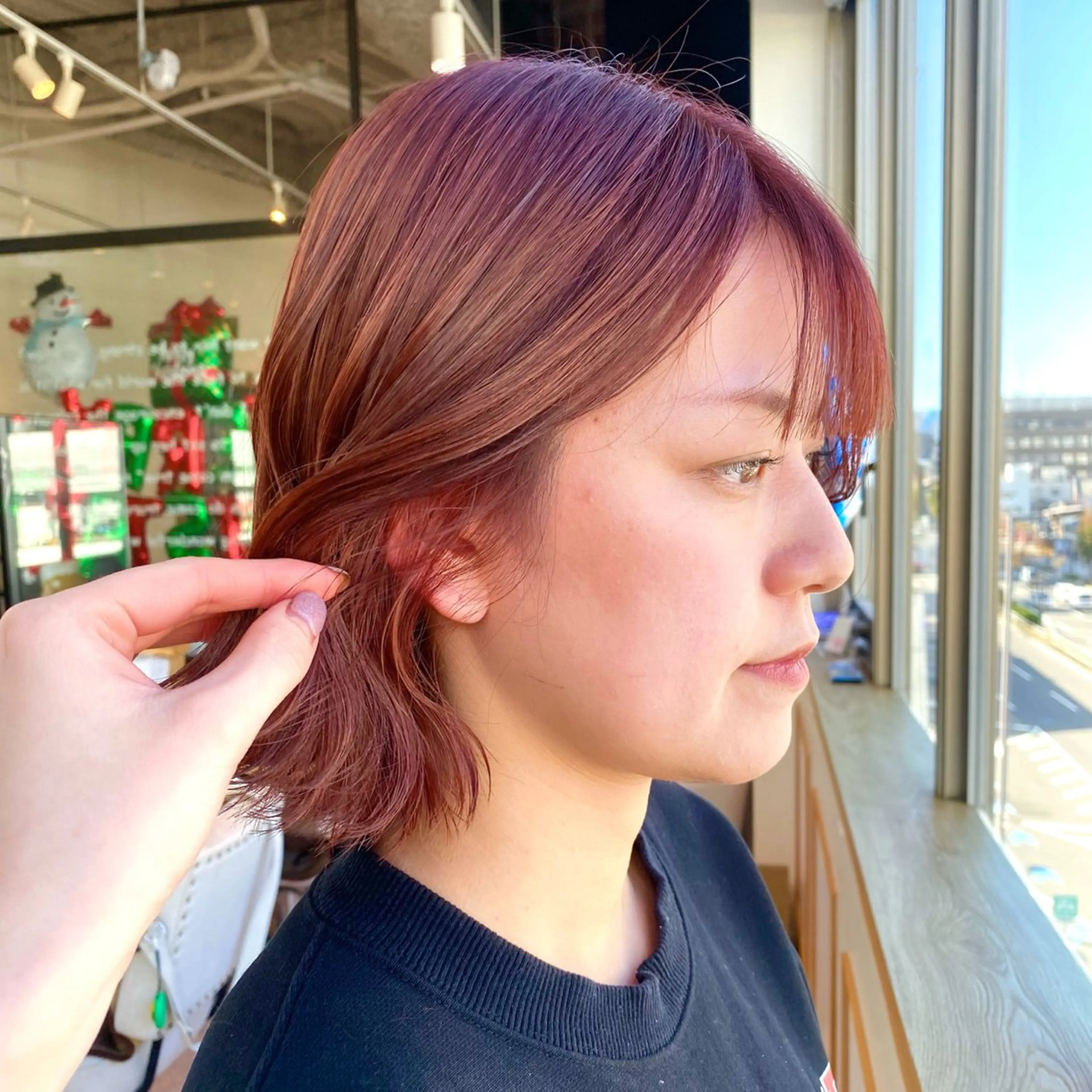 ミディアム カラー ブリーチ ブラウンカラー ピンクカラー ピンクブラウン カット ヘアカラー トリートメント 南上 野々佳のヘアスタイル