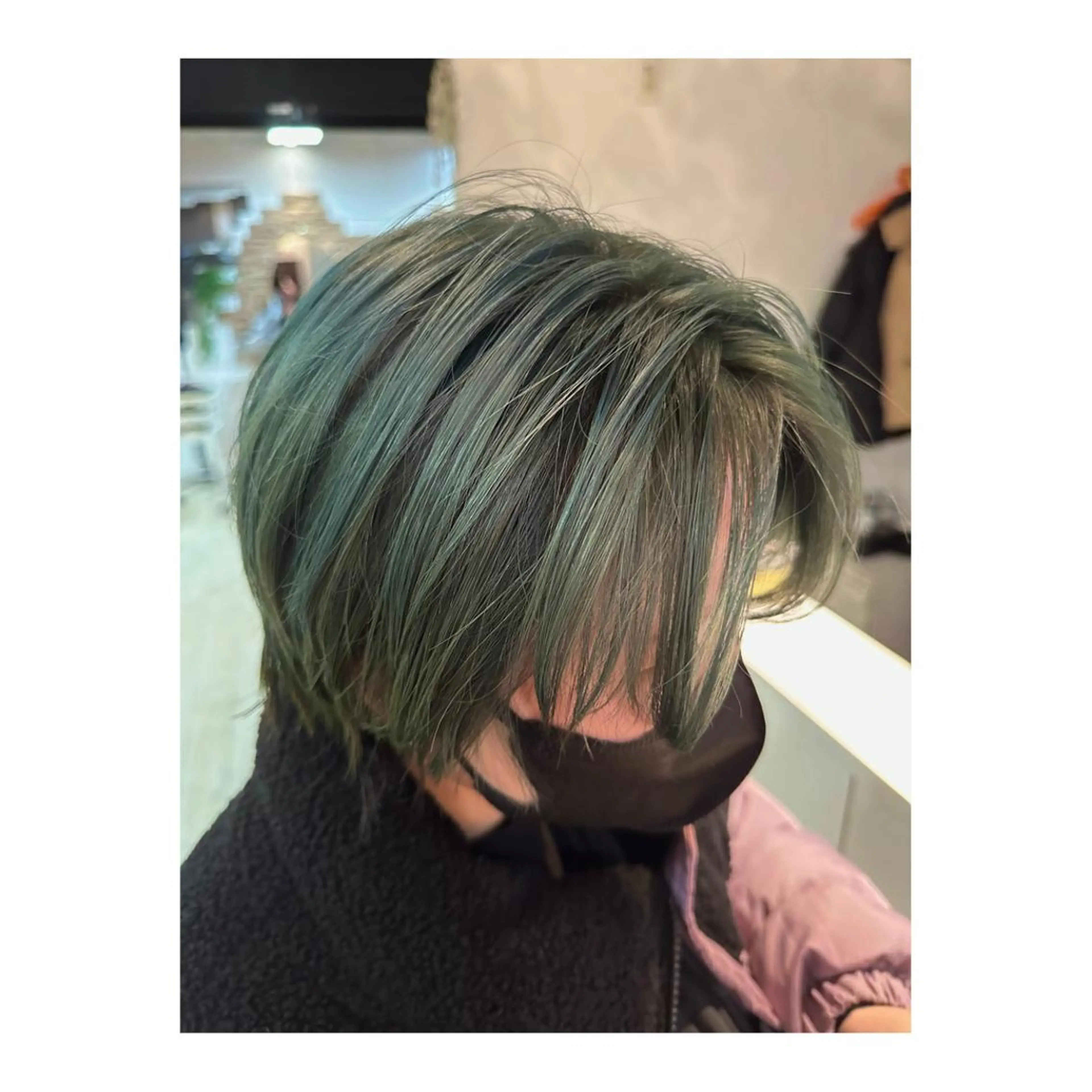 ショート カラー 切りっぱなしボブ 前下がりボブ バレイヤージュ ベージュカラー ブリーチ カット ヘアカラー トリートメント メンズパーマ 次元のヘアスタイル