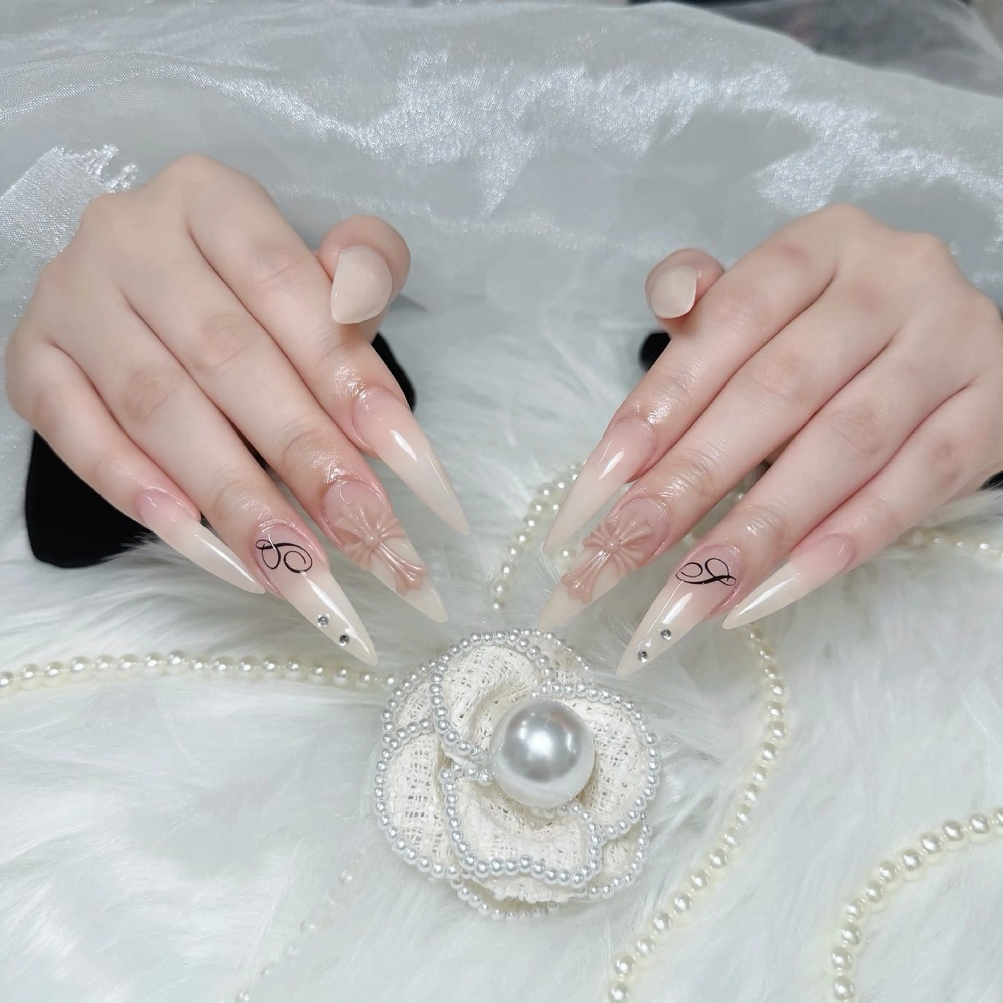 ネイル フレンチネイル キラキラネイル 韓国ネイル シンプルネイル ワンホンネイル ハンドネイル MEI Nailのネイルデザイン
