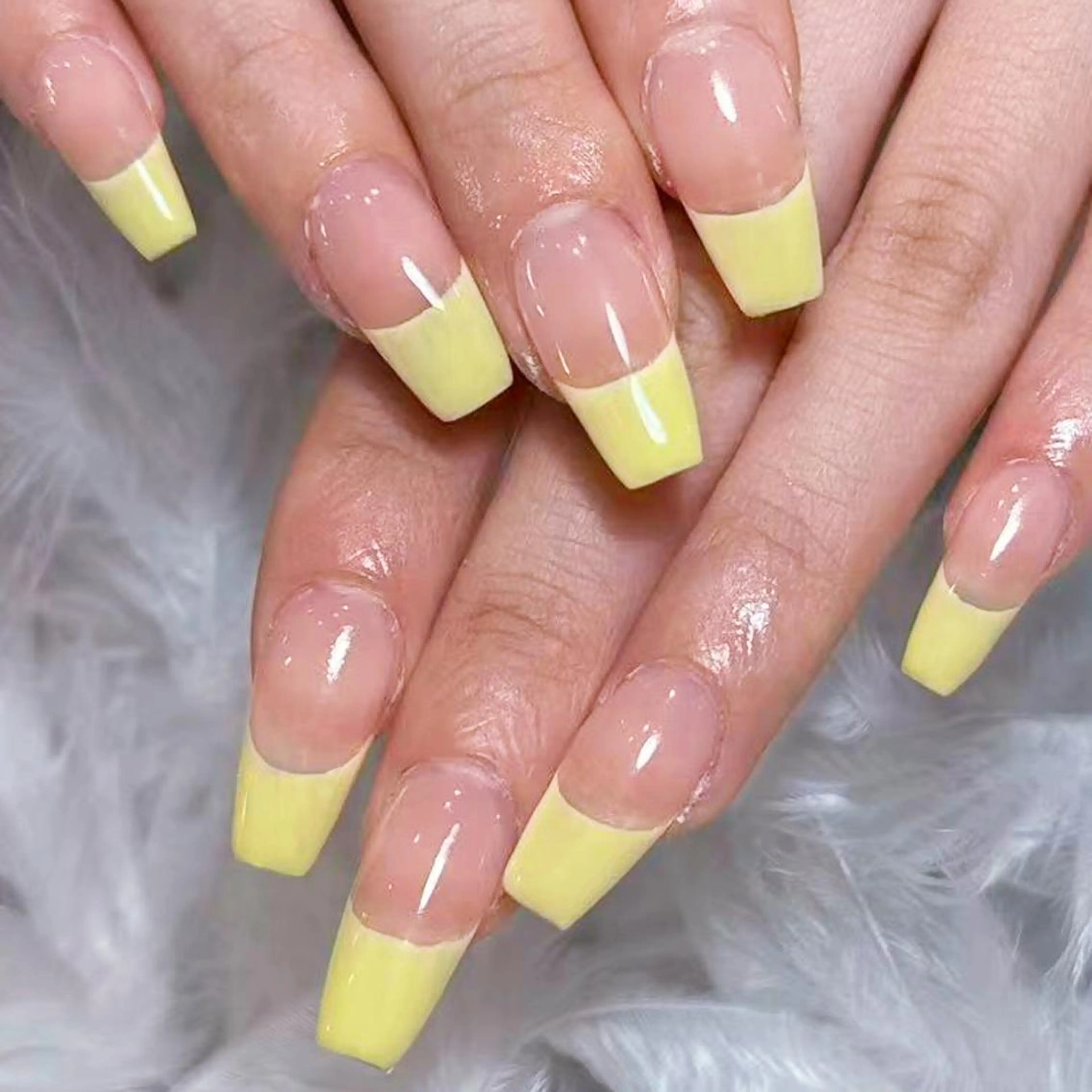 ネイル アートネイル オーロラネイル ガーリー キラキラネイル 韓国ネイル Leah 💅のネイルデザイン