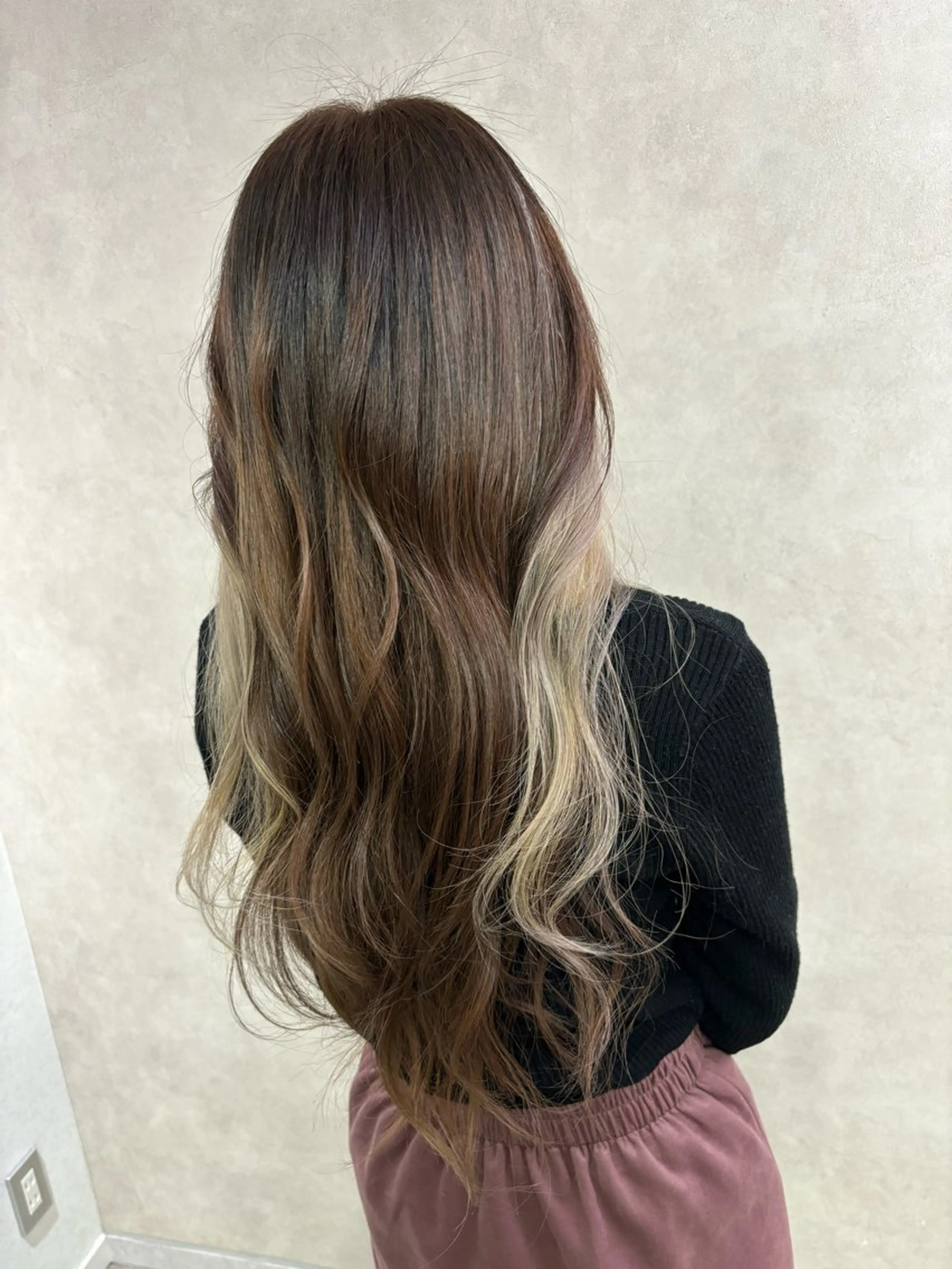 ロング 透明感ハイライト◎ 伊藤夏海のヘアスタイル