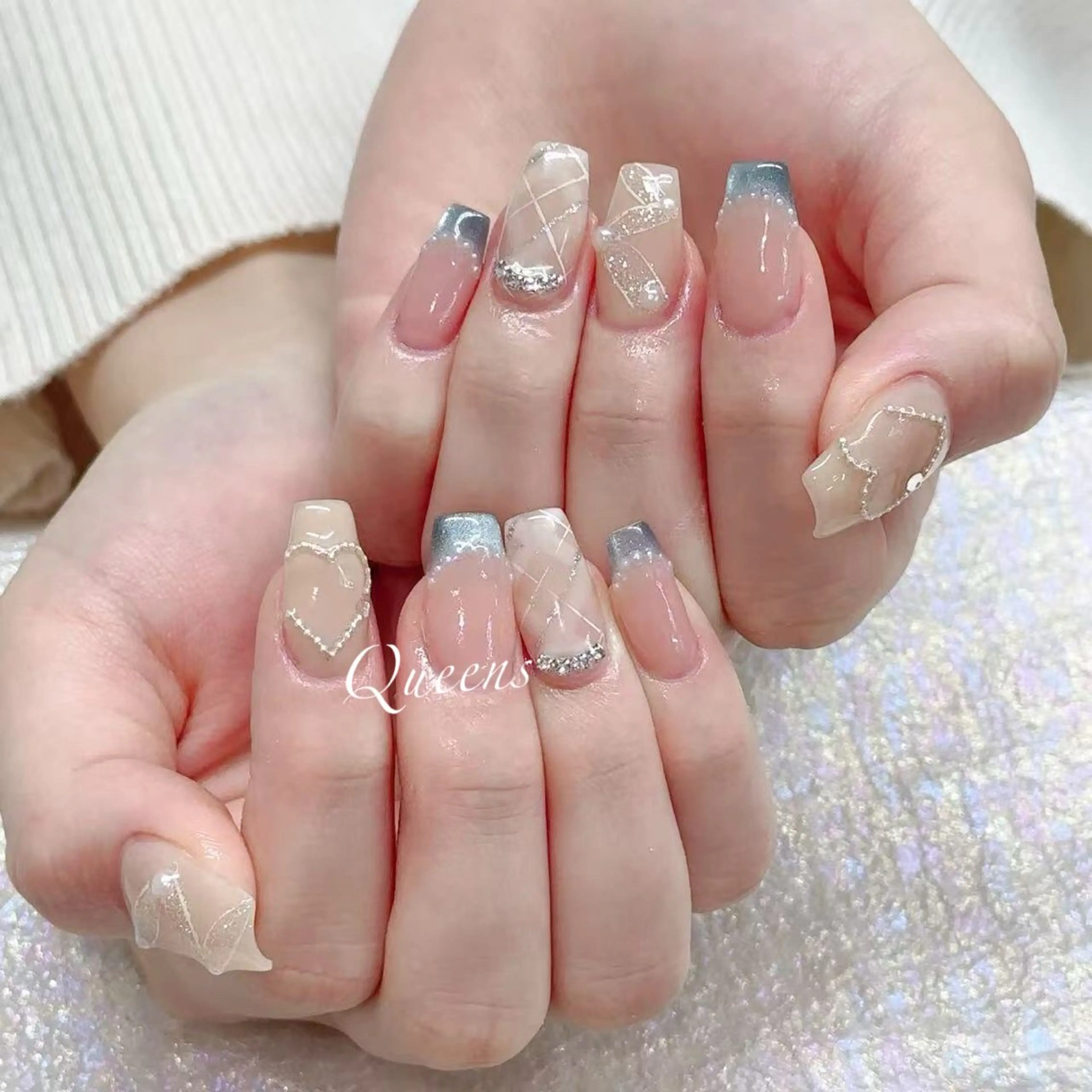 ネイル ハンドネイル Queens テイのネイルデザイン