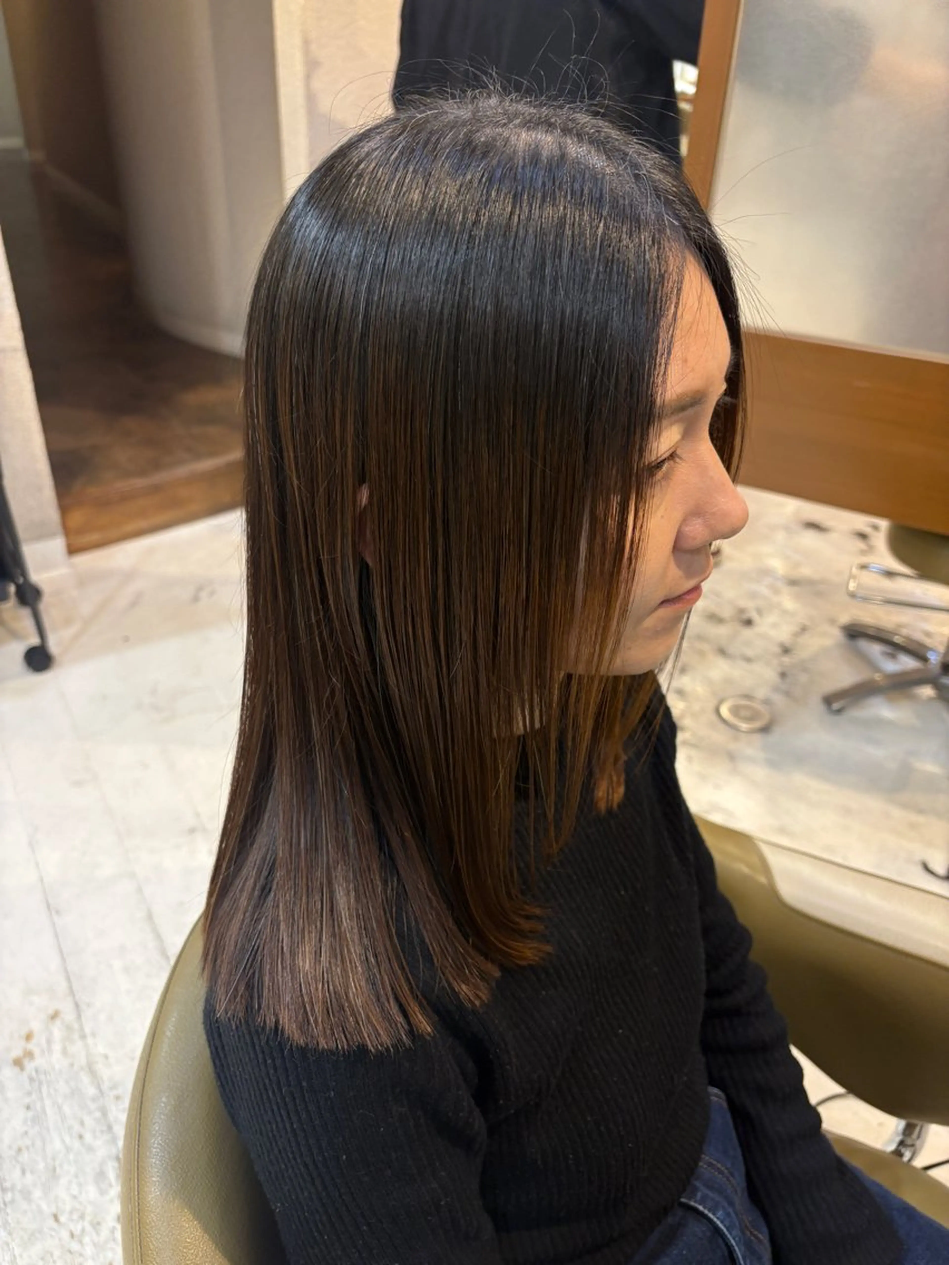 ミディアム 顔周りカット レイヤーカット ローレイヤー どうめん ゆきのヘアスタイル