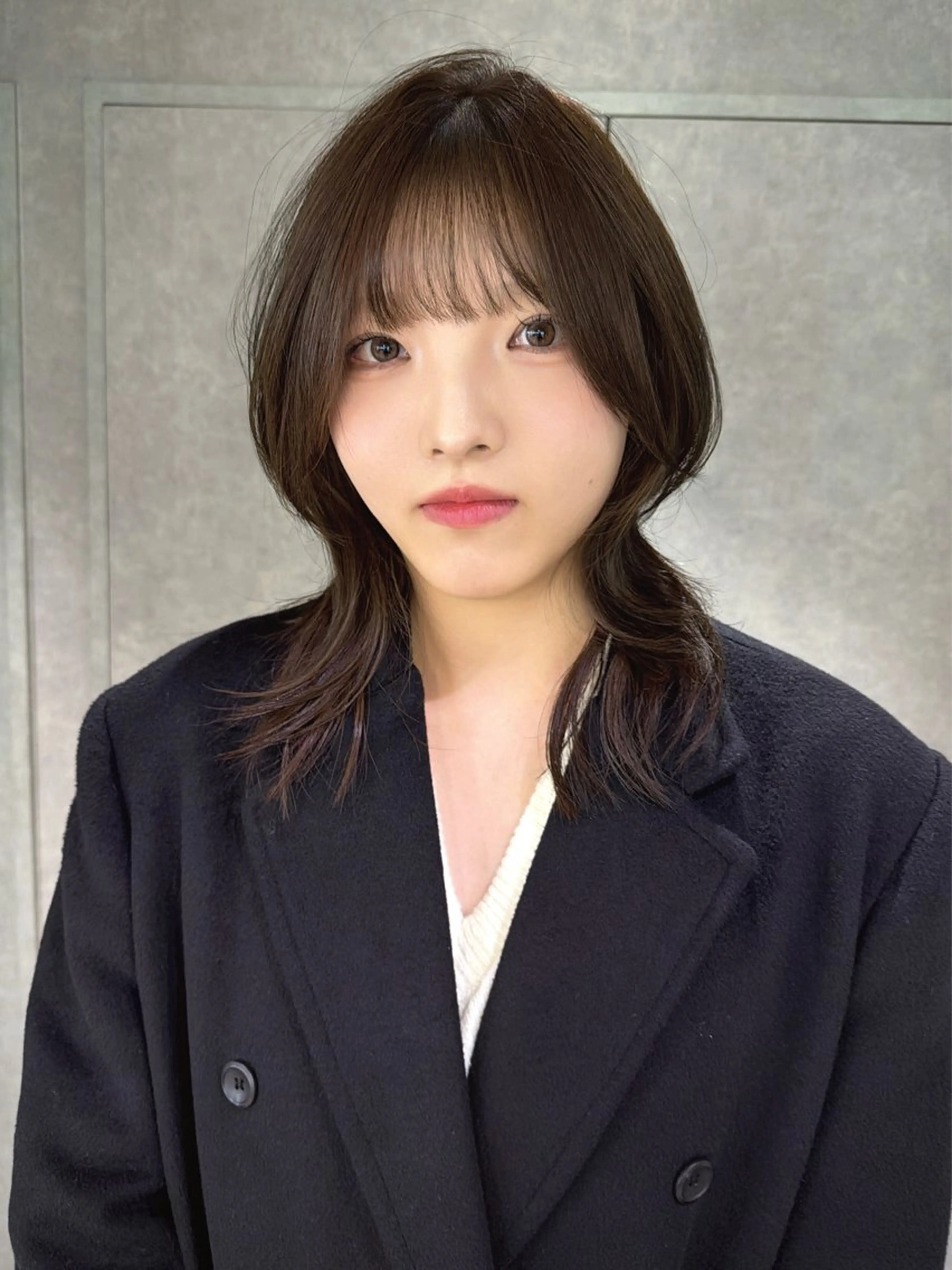 ミディアム カラー ブラウンカラー オリーブブラウン レイヤーカット カット ヘアカラー yu-kaハッシュ カット/韓国レイヤーのヘアスタイル