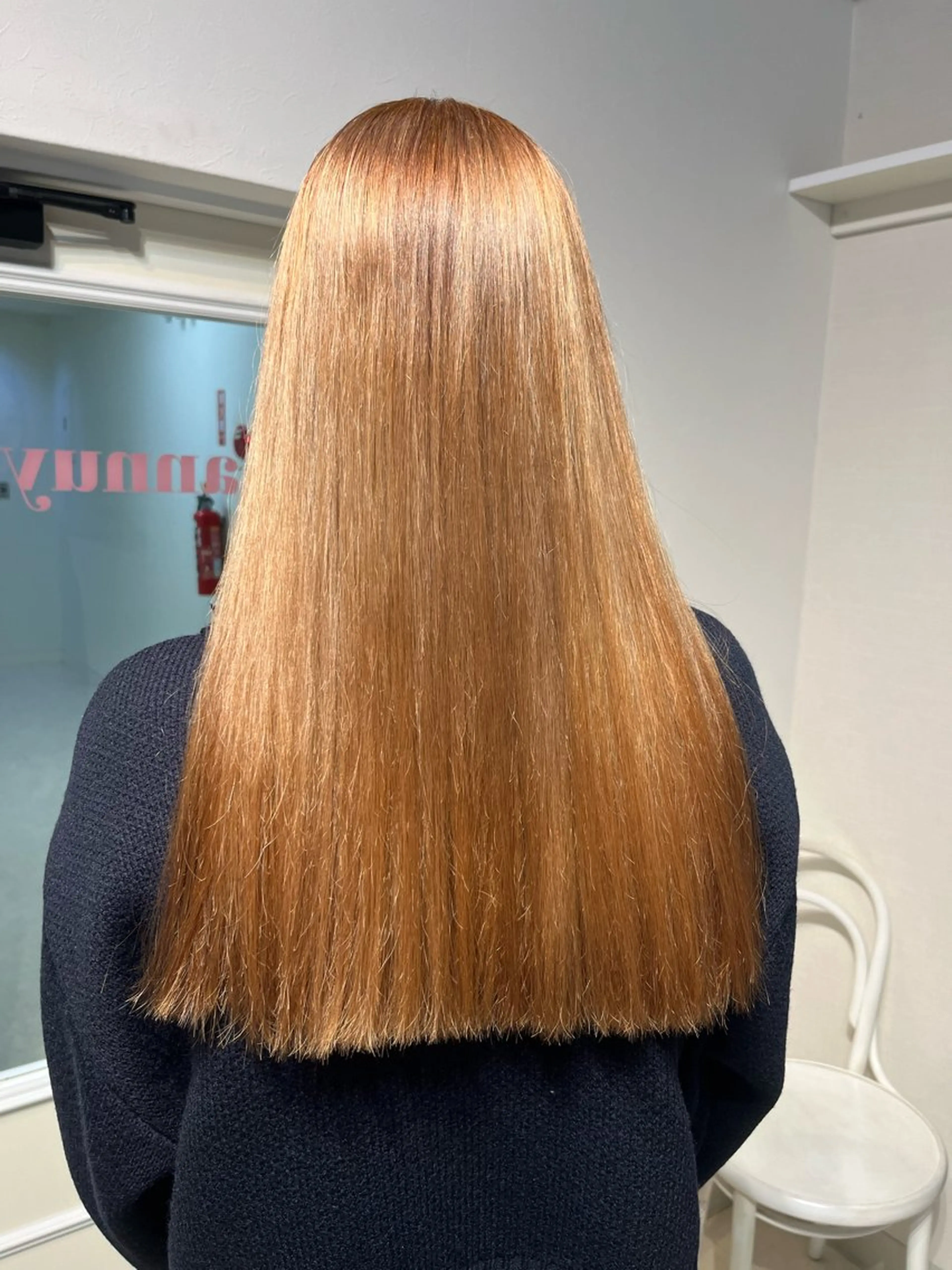 ロング カラー ブリーチ annuy aoiのヘアスタイル