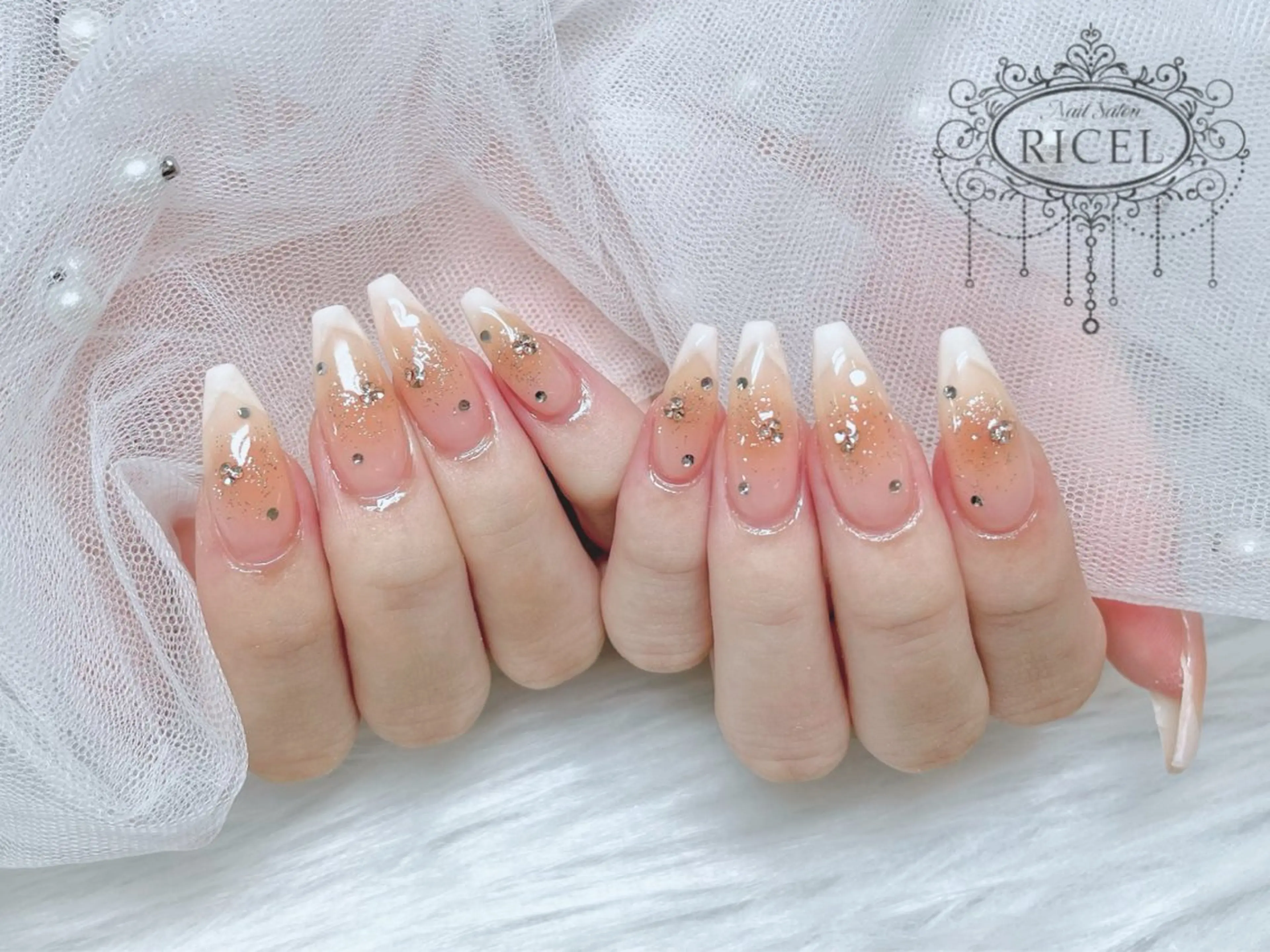 ネイル チークネイル フレンチネイル 韓国ネイル 持ち込み ワンホンネイル ハンドネイル MIYU 🩶のネイルデザイン