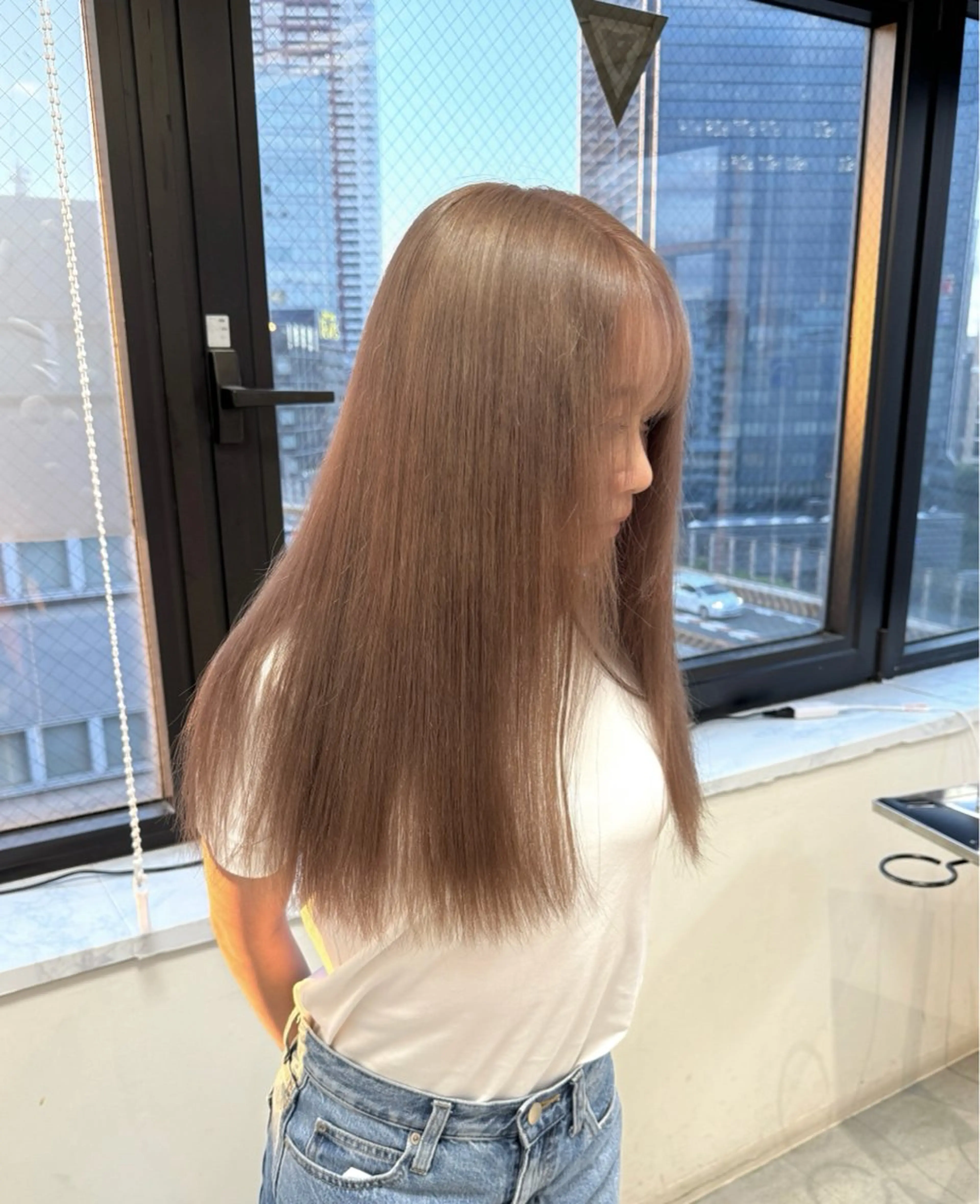 ロング カラー ベージュカラー ブリーチ ミルクティーベージュ ヘアカラー fuka/梅田/ ミルクティーベージュのヘアスタイル