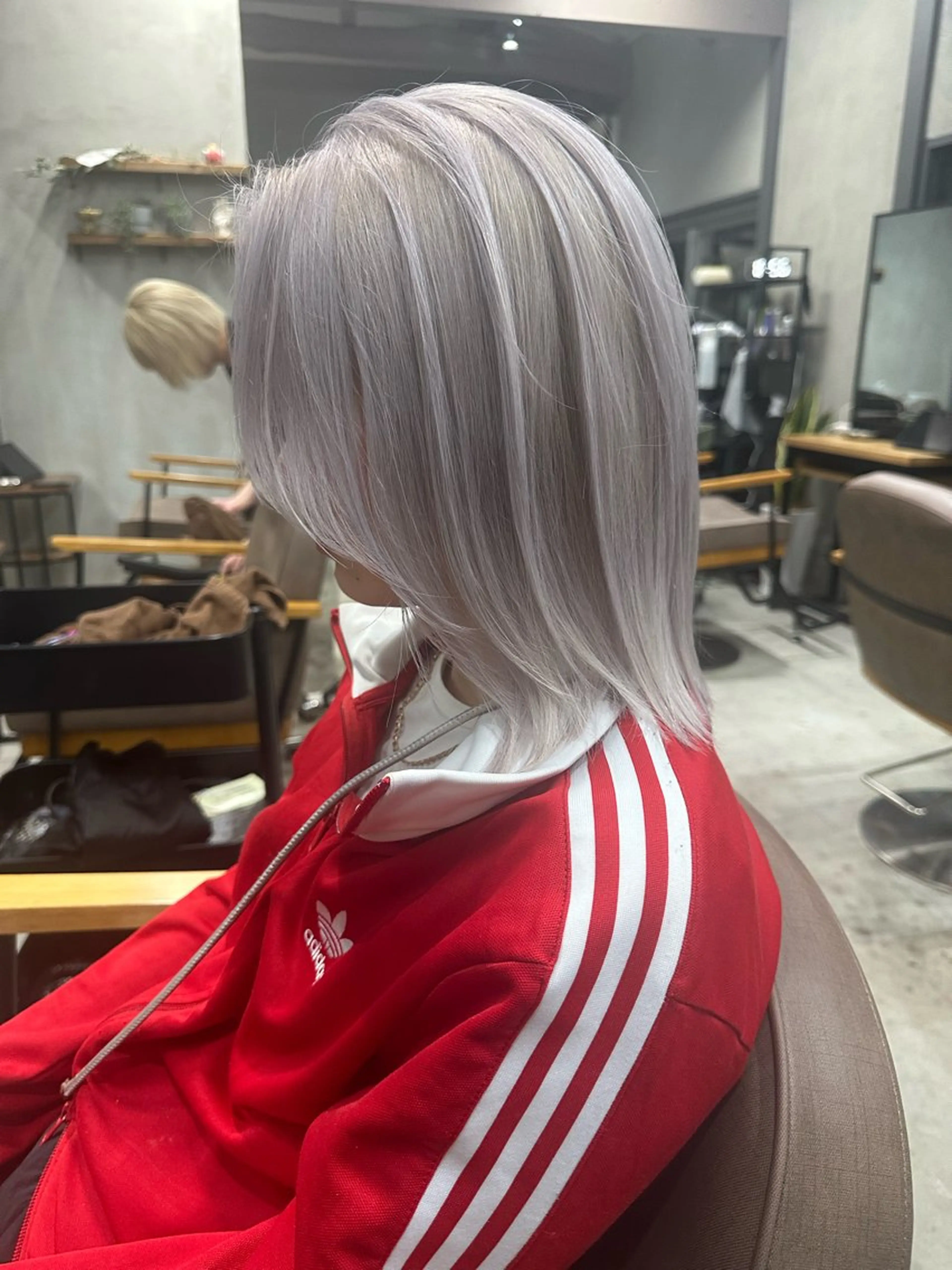 ミディアム カラー ヘアカラー AiM エイム　韓国レイヤーのヘアスタイル