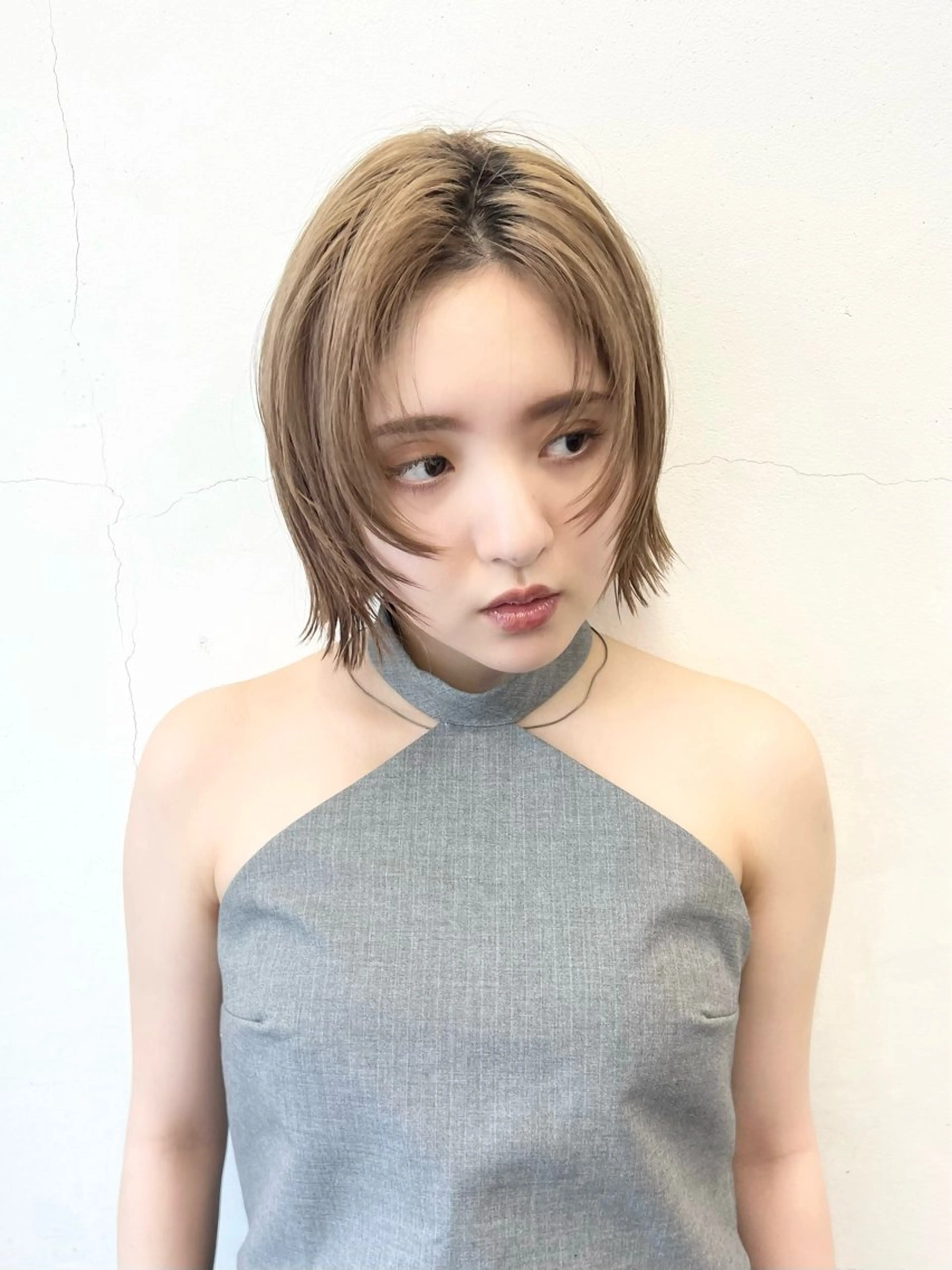 ショート カラー ベージュカラー ブリーチ ケアブリーチ ダブルカラー ミルクティーベージュ カット ヘアカラー トリートメント HARU//原宿🤍 リピート率NO.1のヘアスタイル