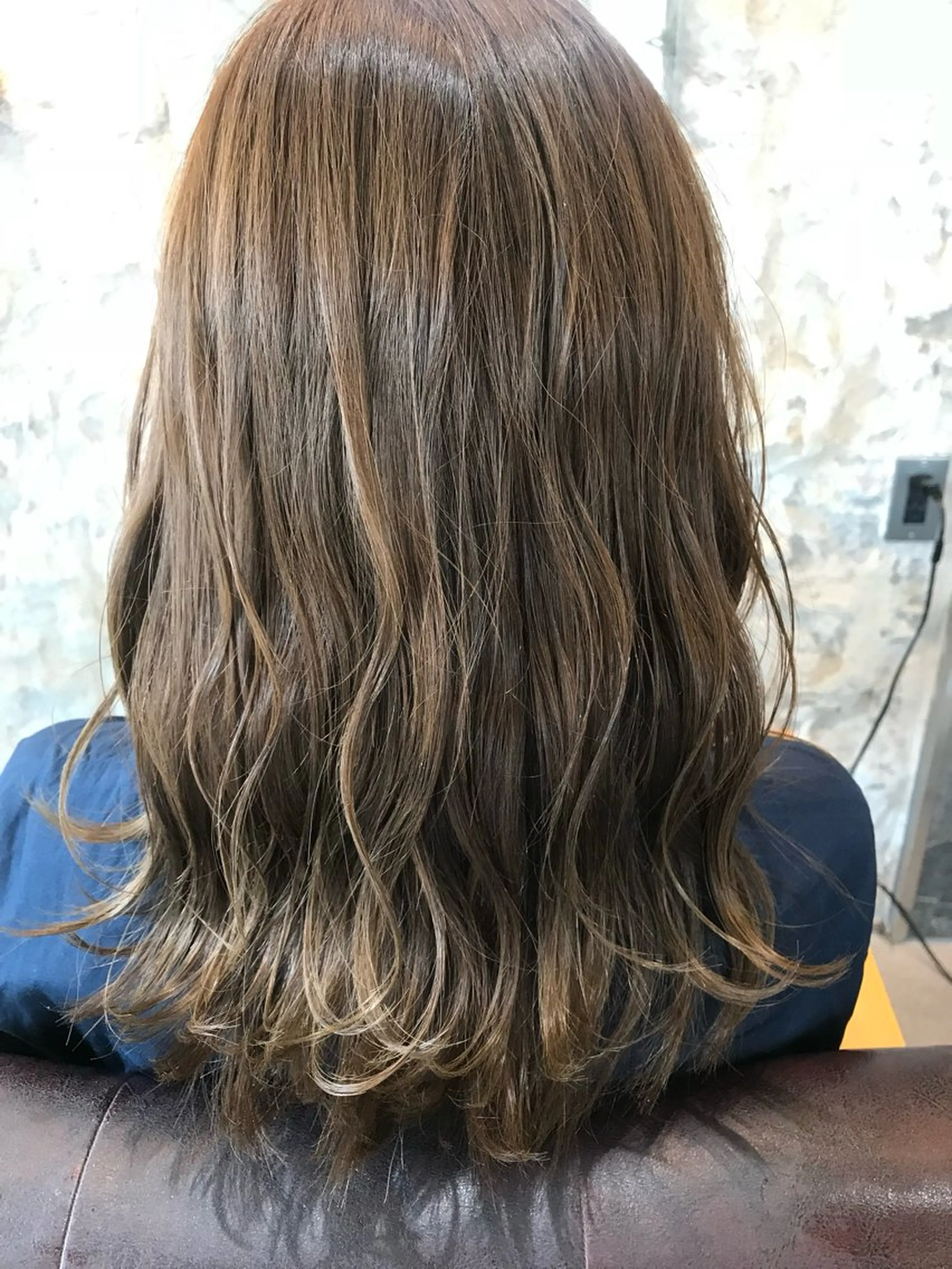 セミロング カラー 塚本 昂のヘアスタイル