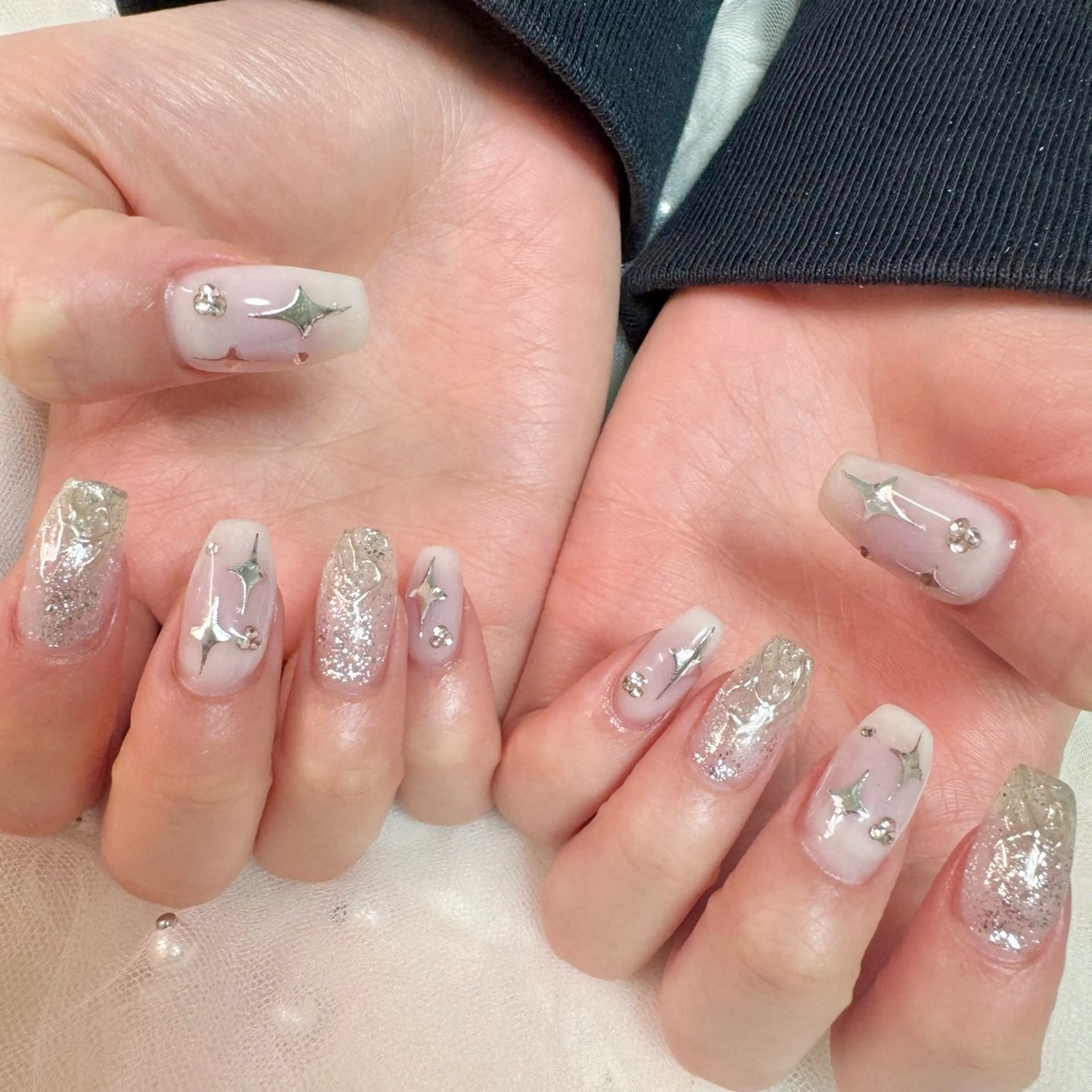 ネイル キラキラネイル 韓国ネイル ハンドネイル nail salon e'mu💐のネイルデザイン