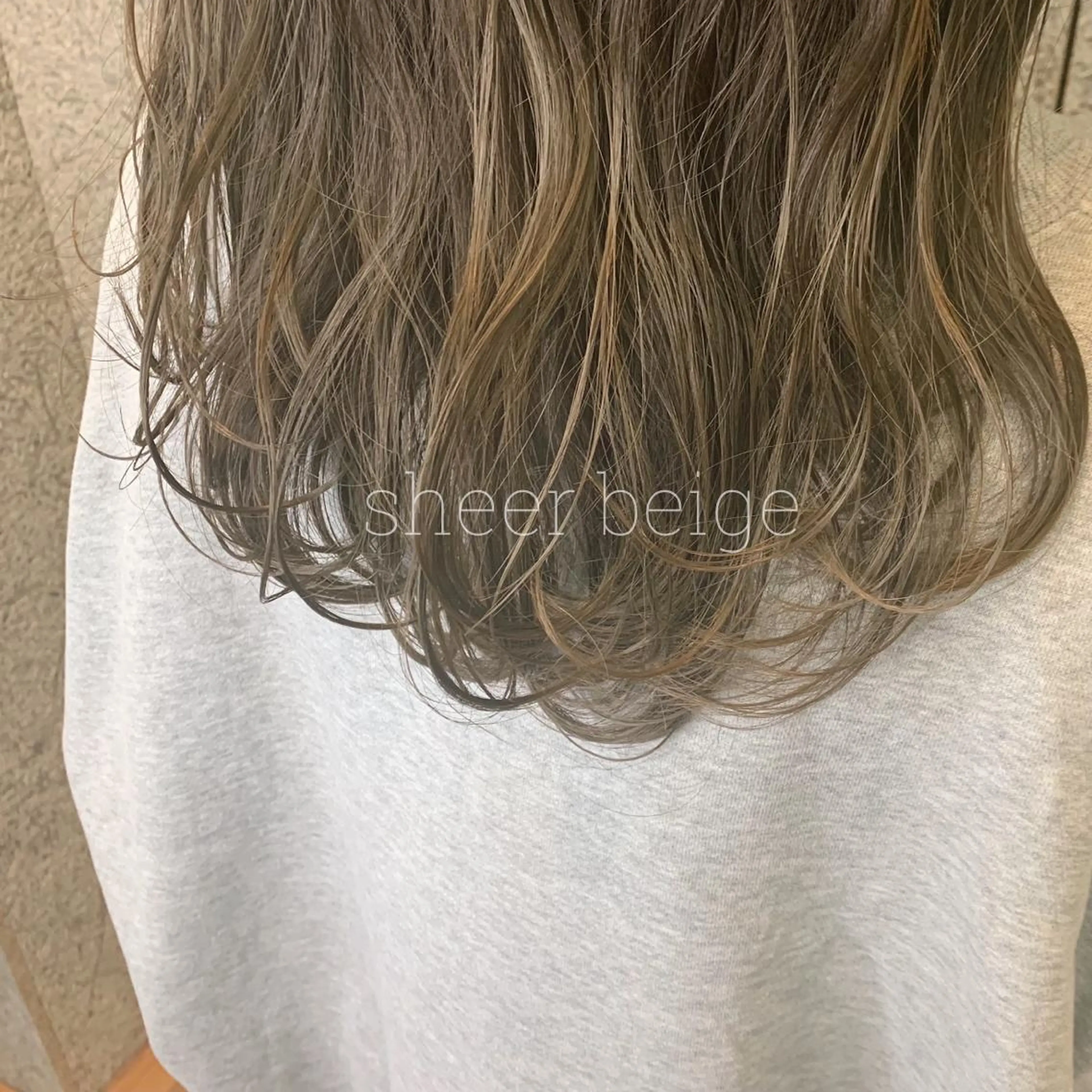 ミディアム カラー RINA🧤 デザインとボブのヘアスタイル