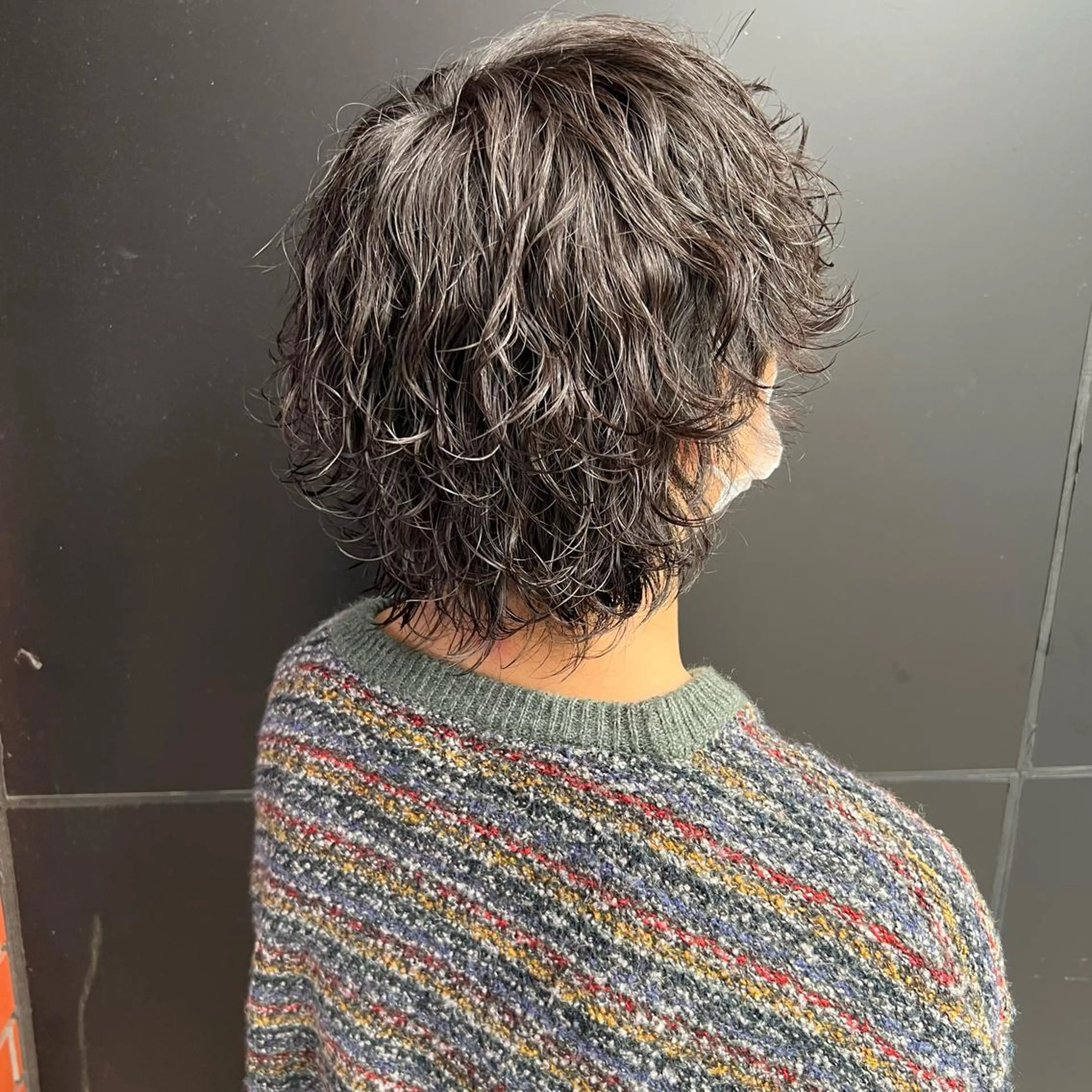 セミロング パーマ 豊崎 佑輔のヘアスタイル