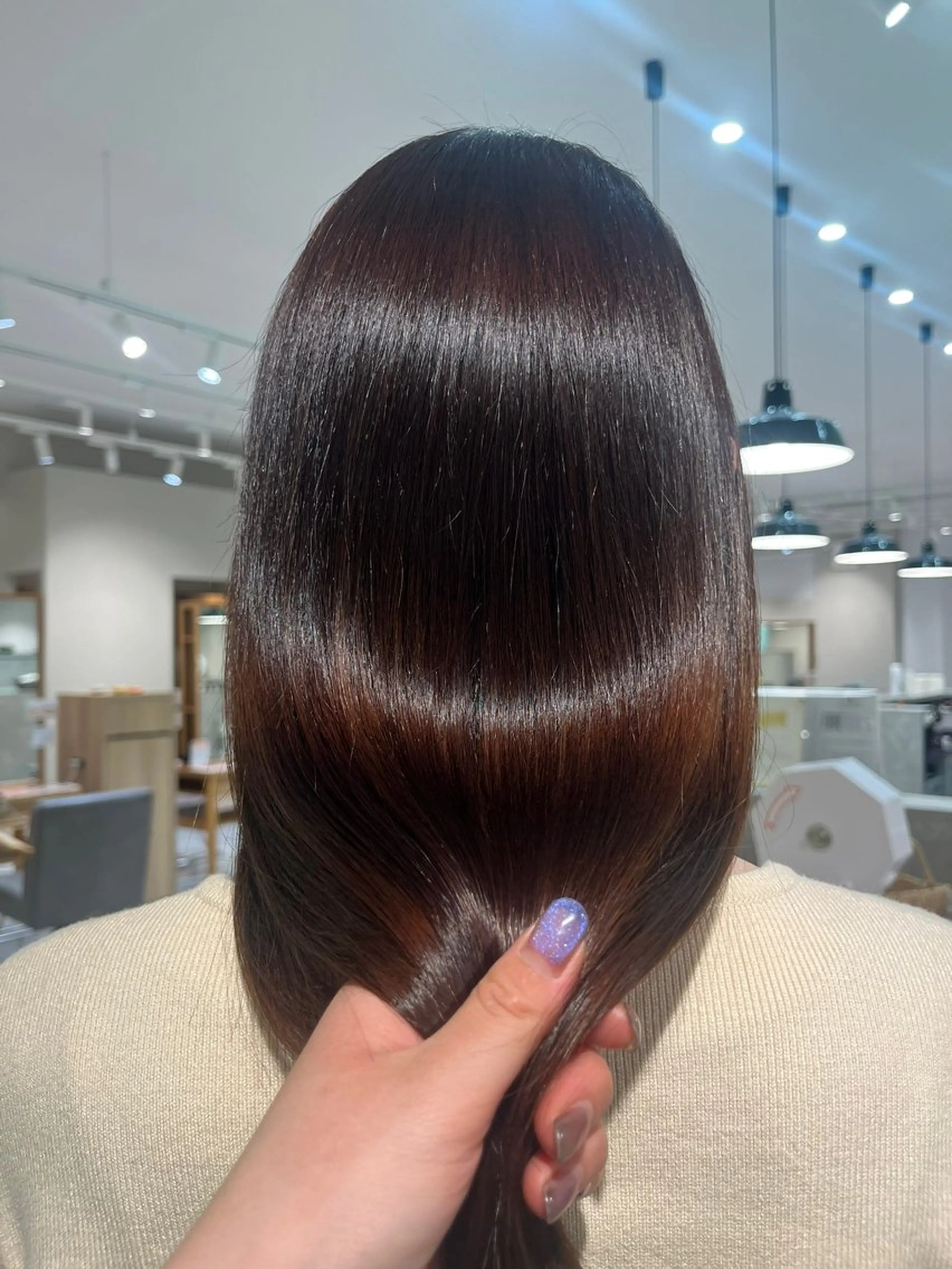 カラー 森 理音のヘアスタイル