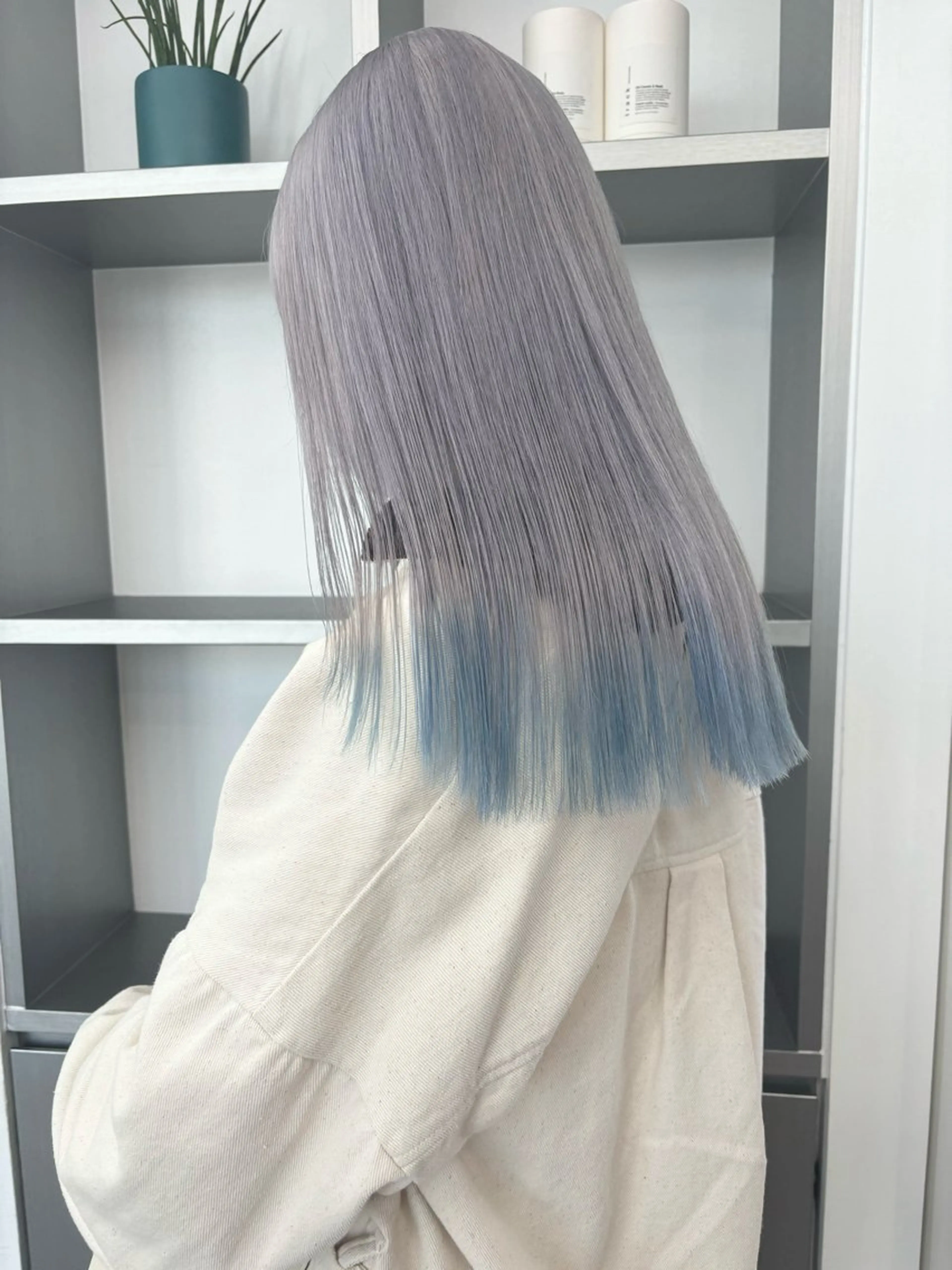 ロング カラー ヘアアレンジ ブリーチ ブルーカラー ケアブリーチ シルバー ホワイトシルバー ヘアカラー トリートメント 🎨ハイトーン/ 切りっぱなし みつきのヘアスタイル