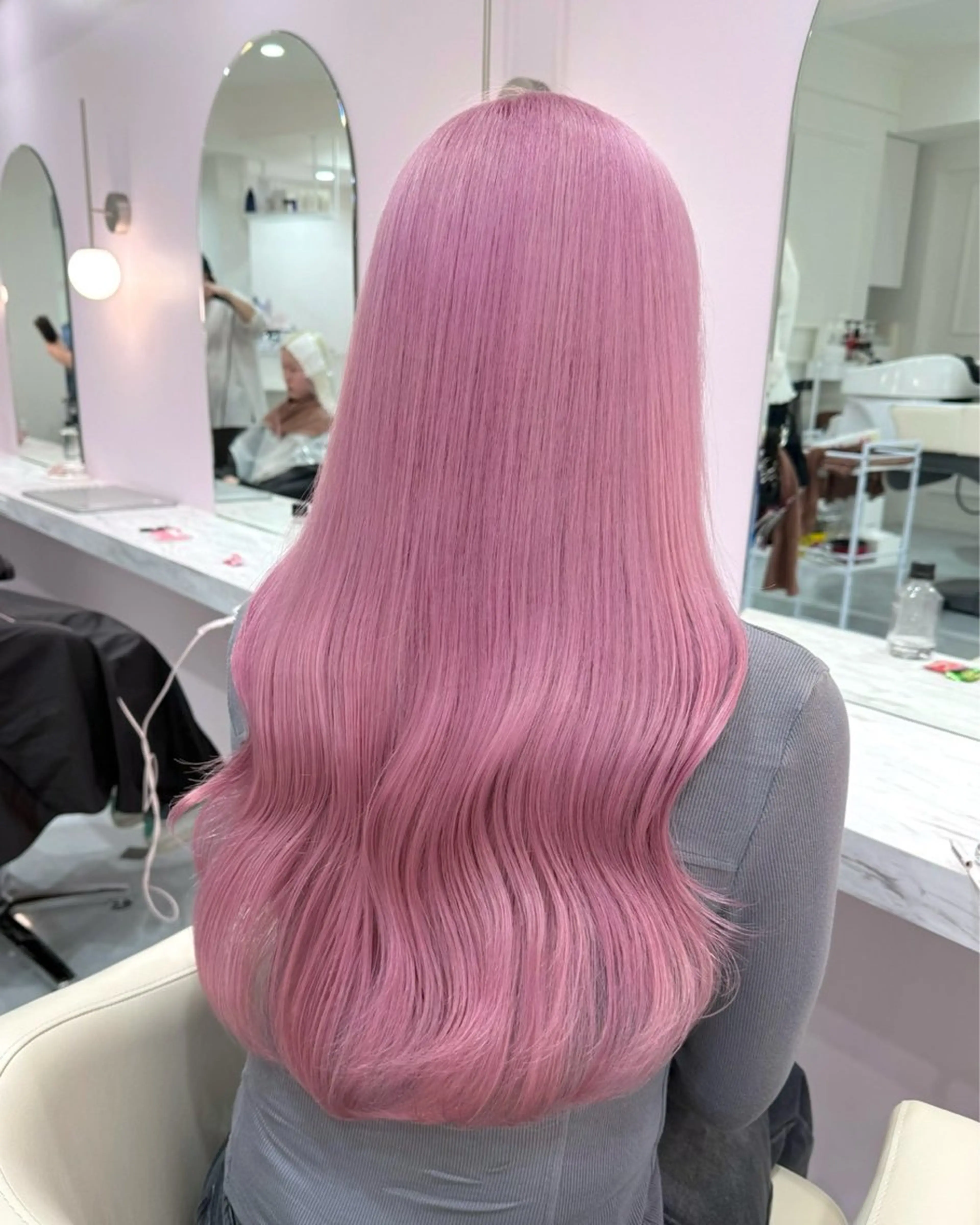 ロング カラー ブリーチ 透明感カラー ハイトーンカラー ラベンダーカラー ラベンダーピンク ヘアカラー ハイトーンカラー💞 くるみ🎀のヘアスタイル