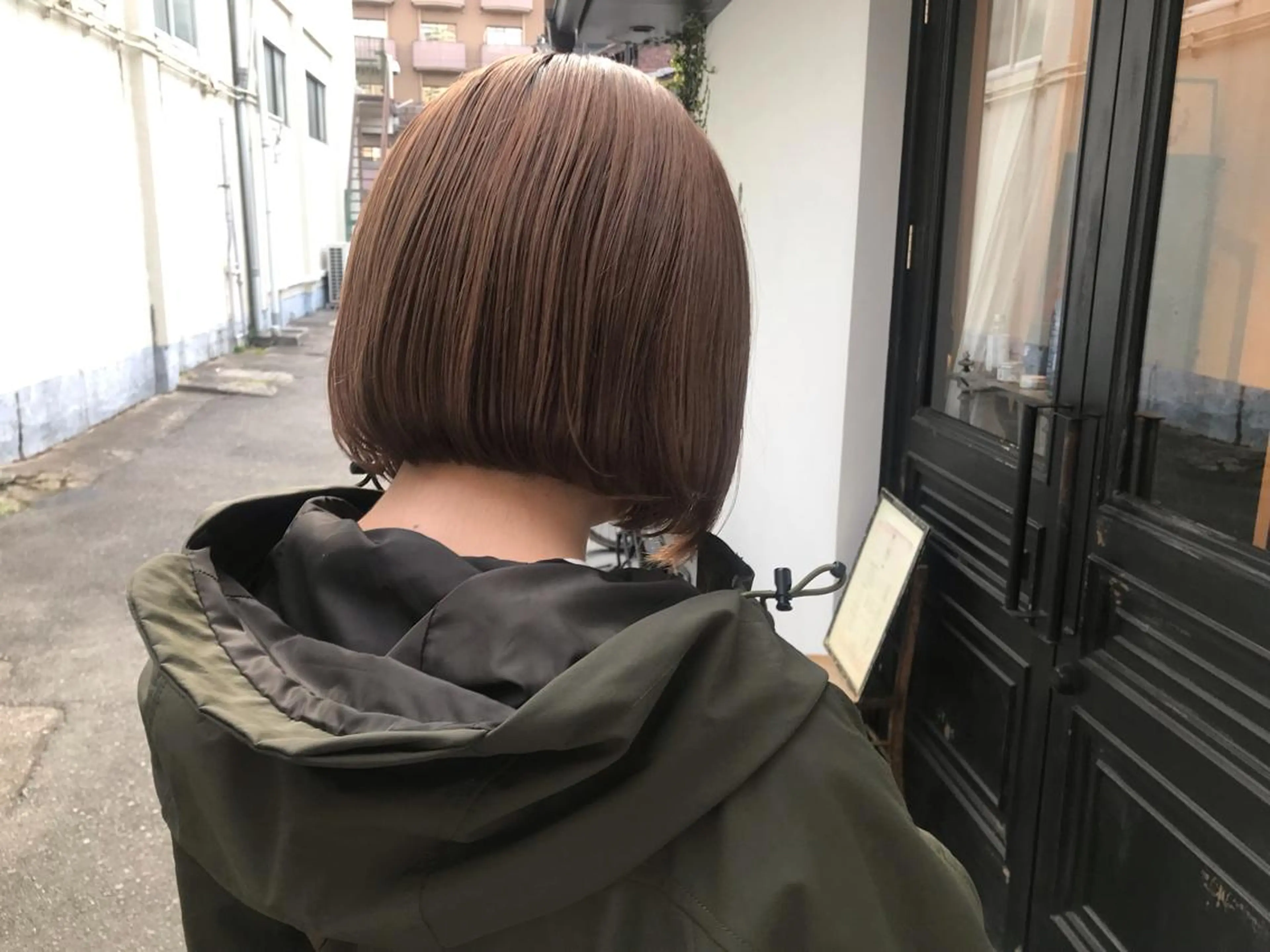 ショート tonari 梅田、中崎町のヘアスタイル