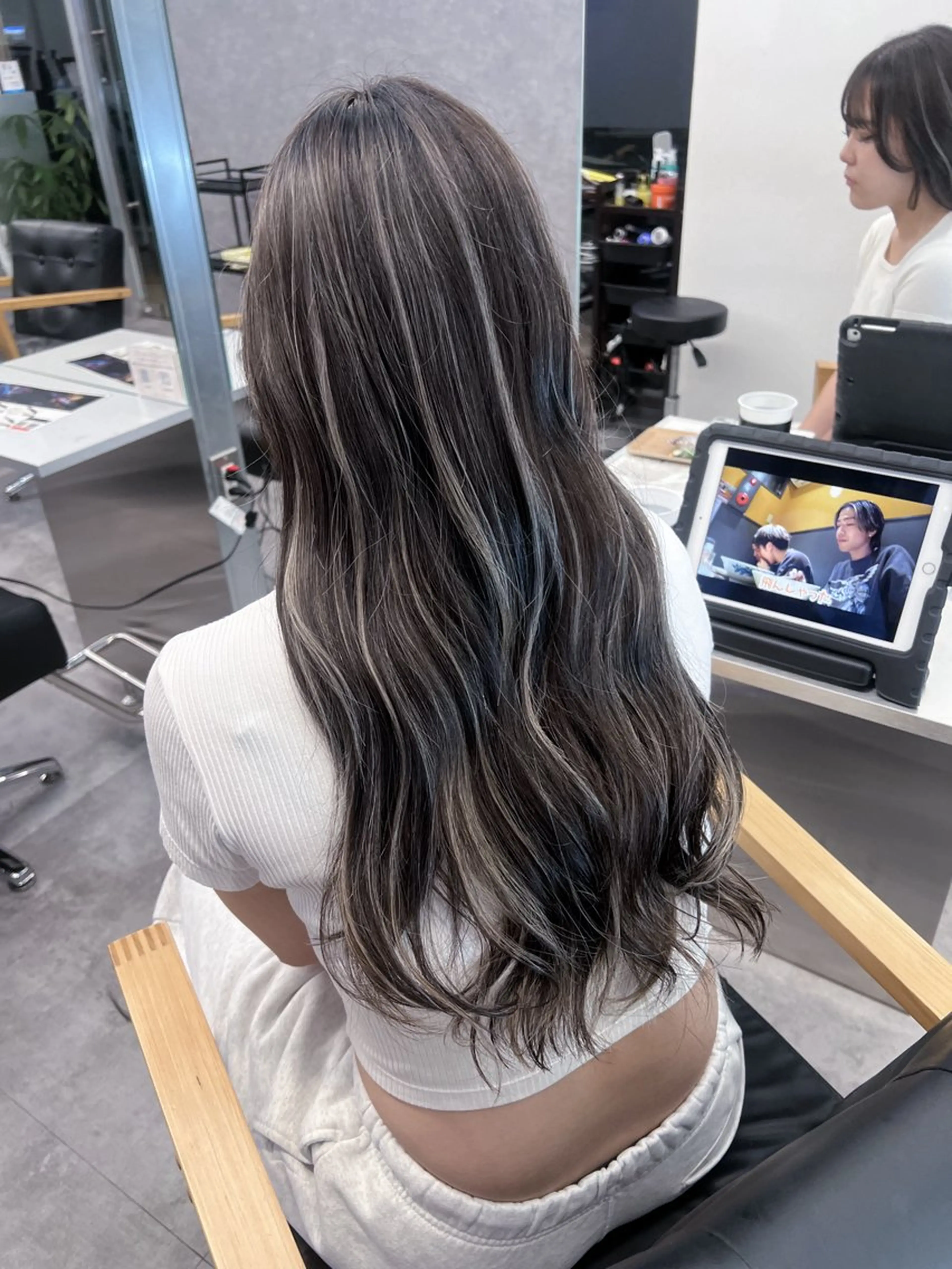 ロング カラー カット ヘアカラー トリートメント 中井 一葉のヘアスタイル