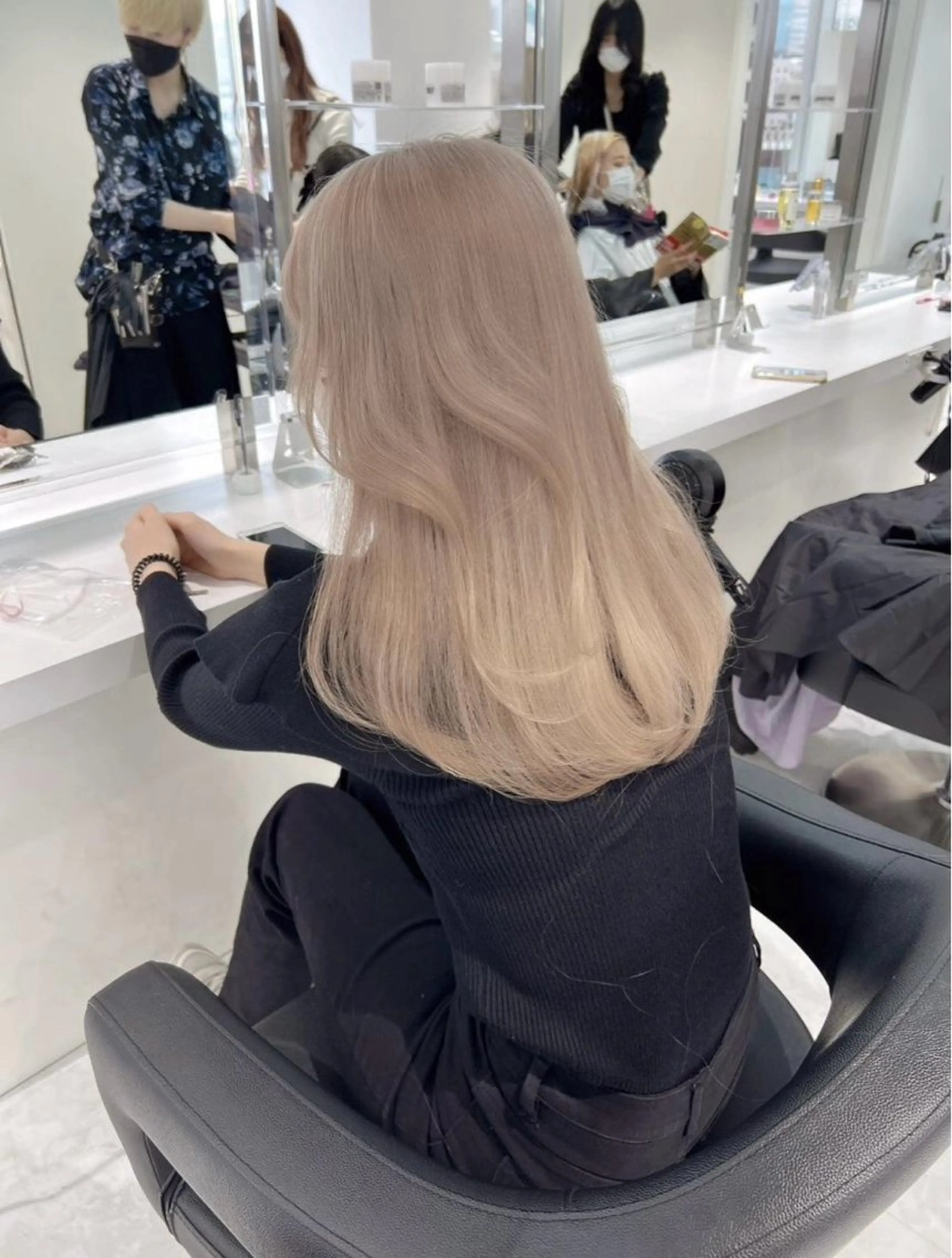 セミロング ‎🤍札幌ハイトーン 🤍シンゴのヘアスタイル