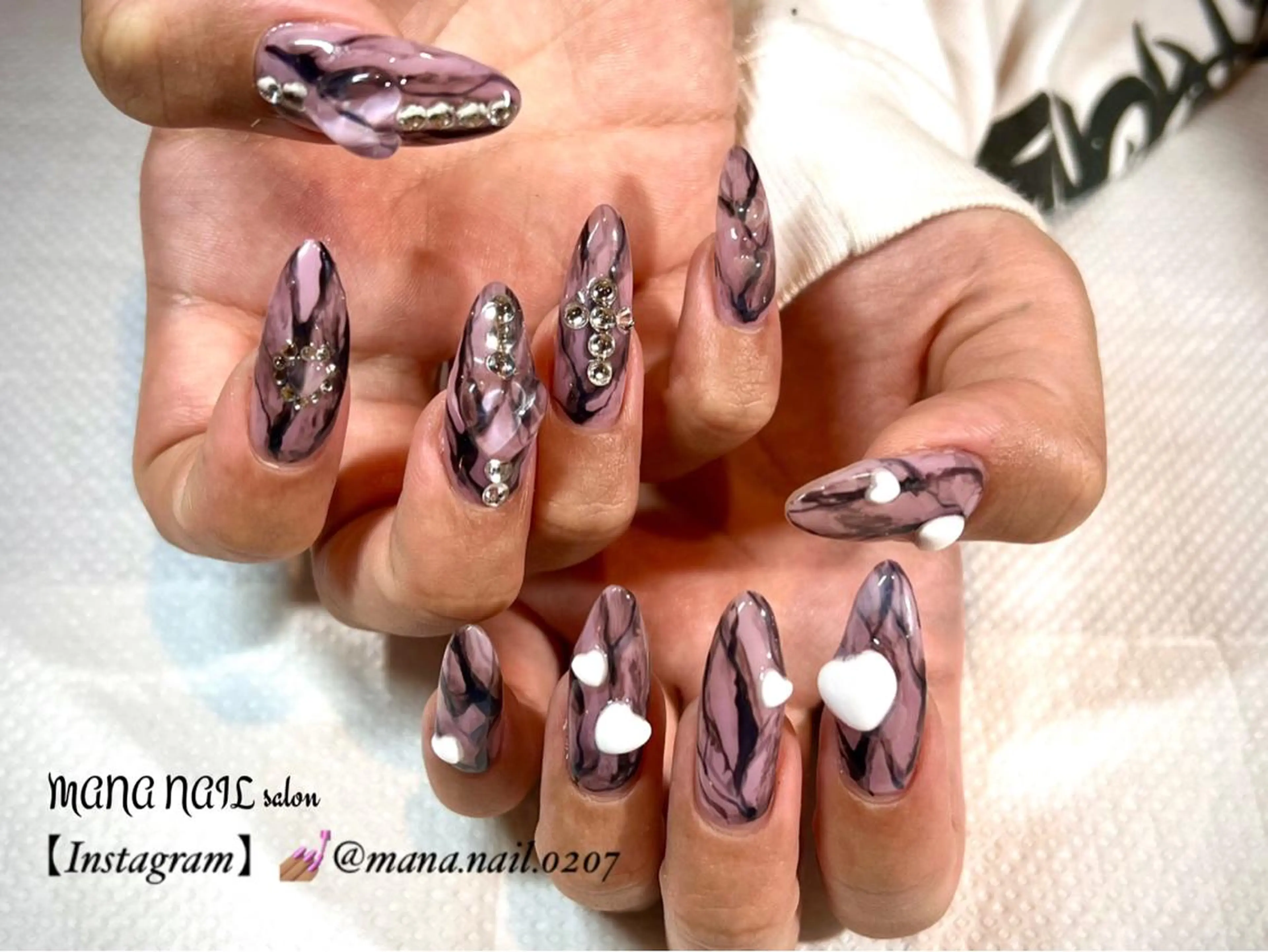 ネイル ストーンネイル ハンドネイル ハンドケア 廣瀬 真奈美のネイルデザイン
