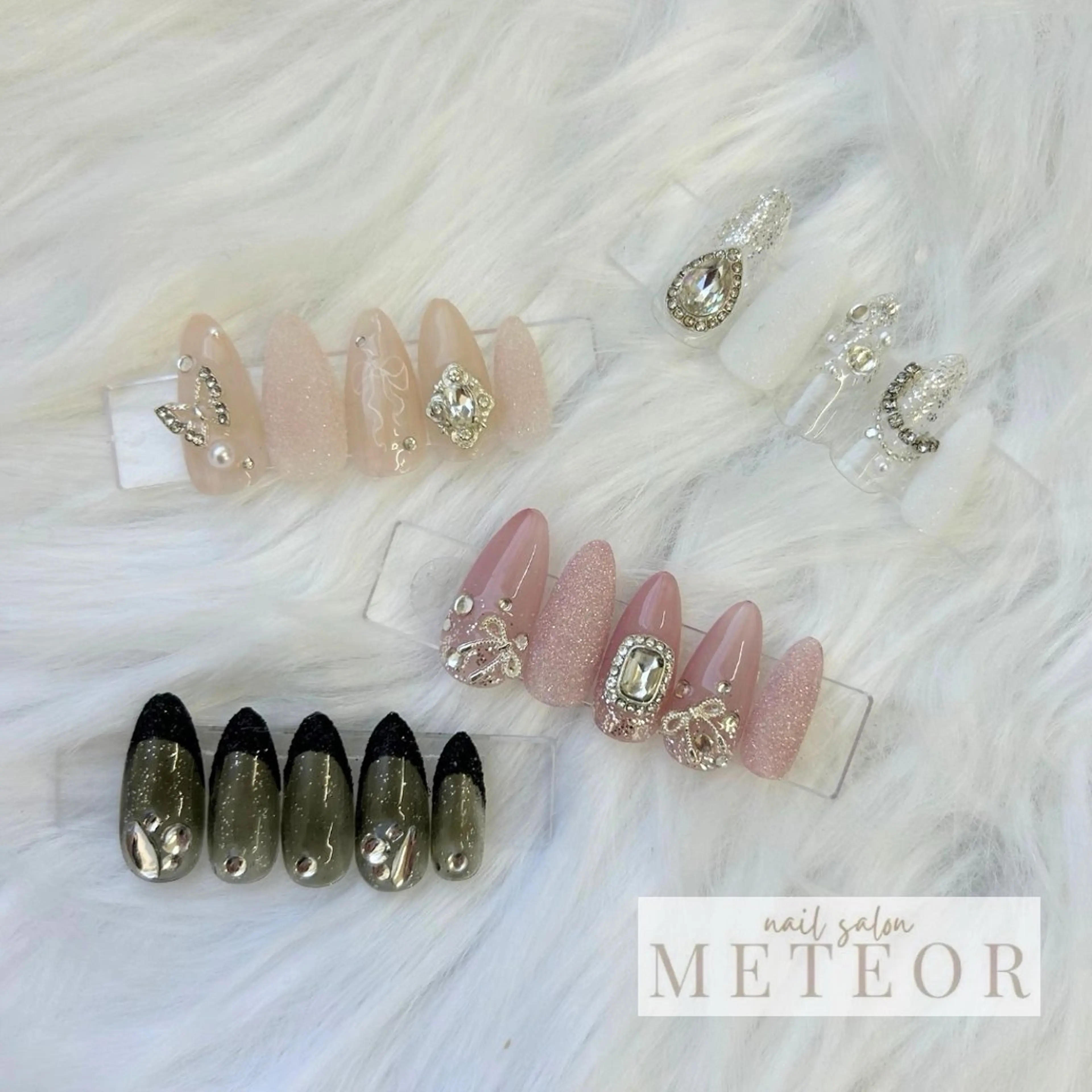 ネイル ワンホンネイル 冬ネイル ハンドネイル METEOR💫 staffのネイルデザイン