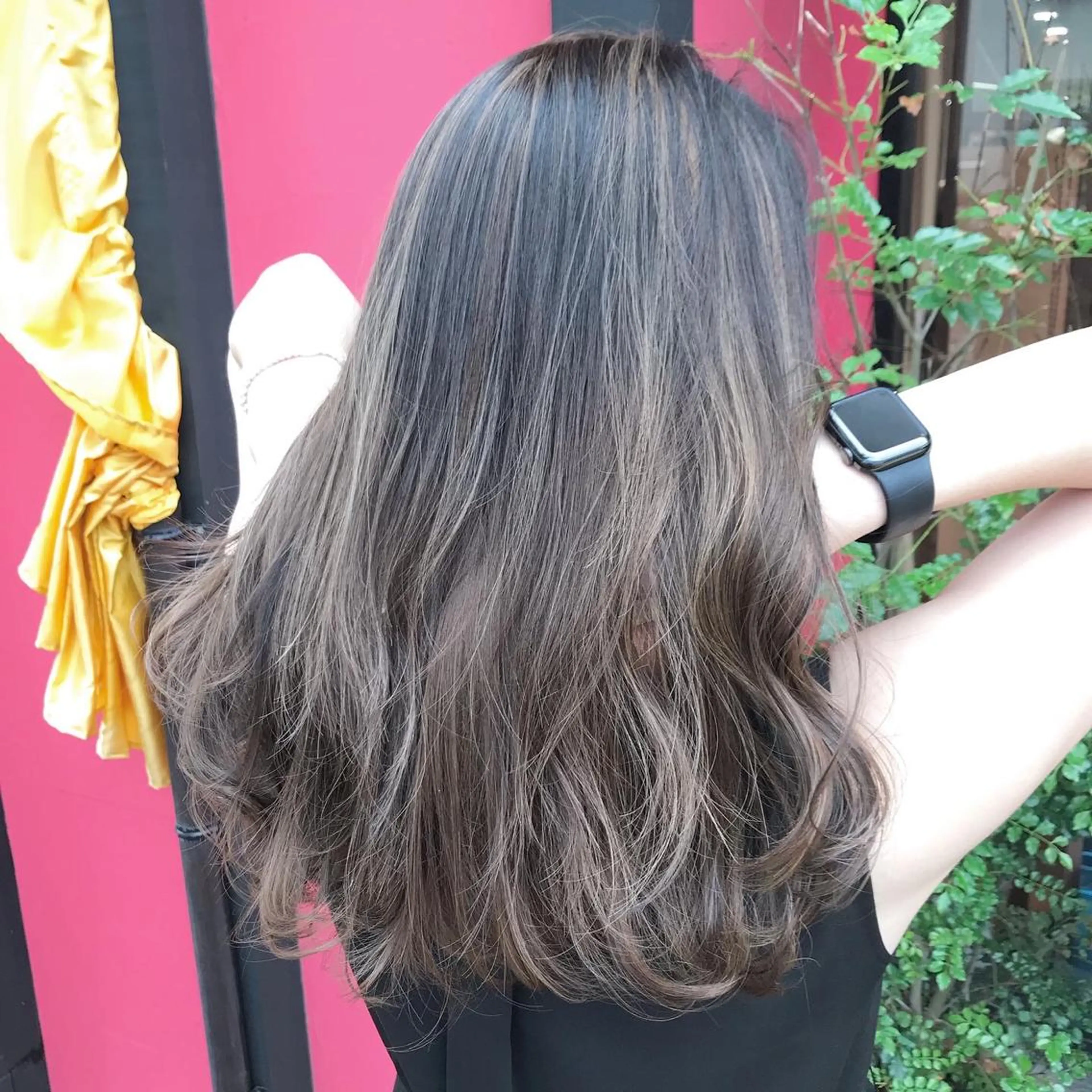 カラー 坂野 結子のヘアスタイル