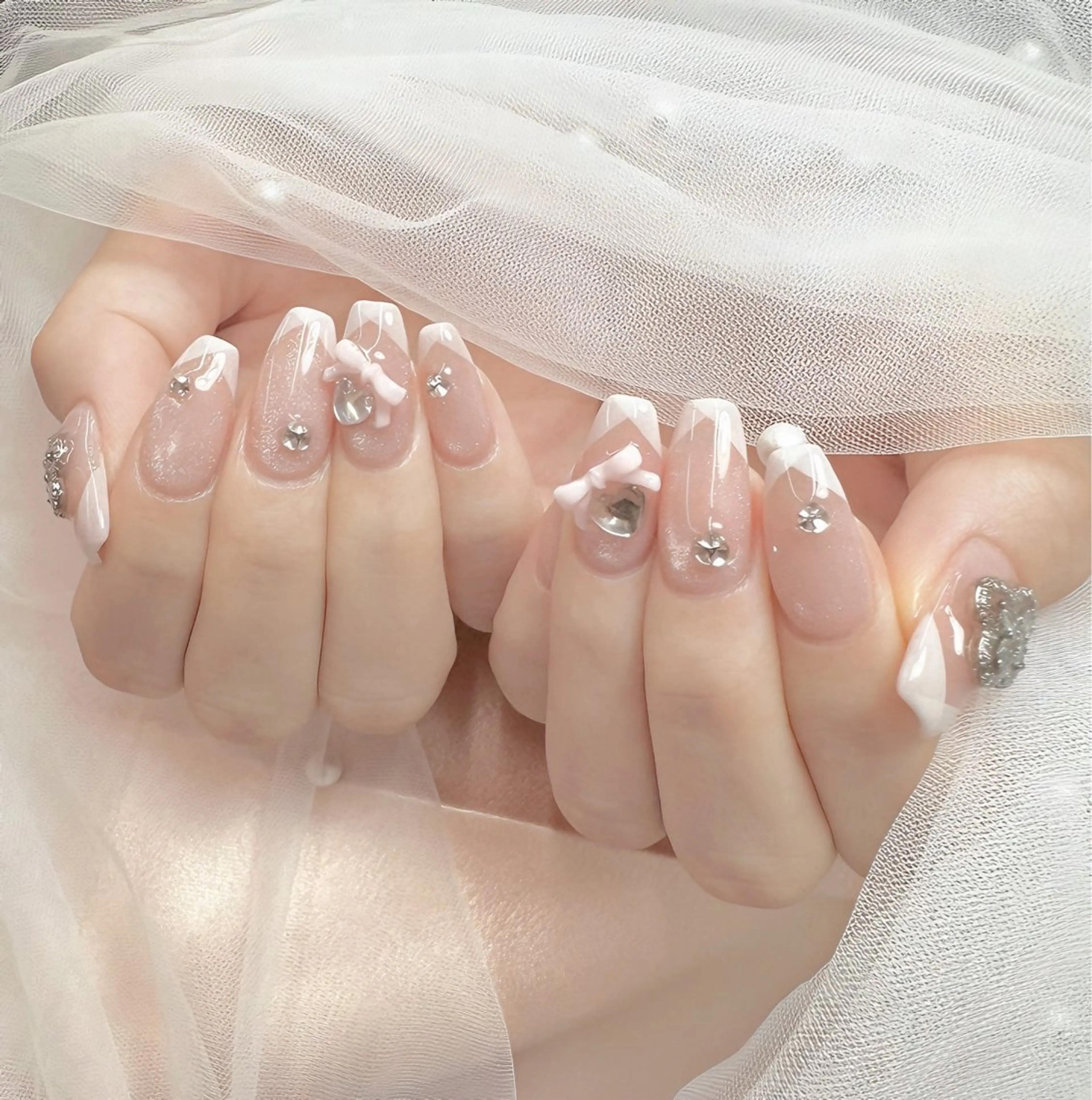 ネイル フレンチネイル ガーリー 持ち込み ワンホンネイル Pawtique nail salonのネイルデザイン