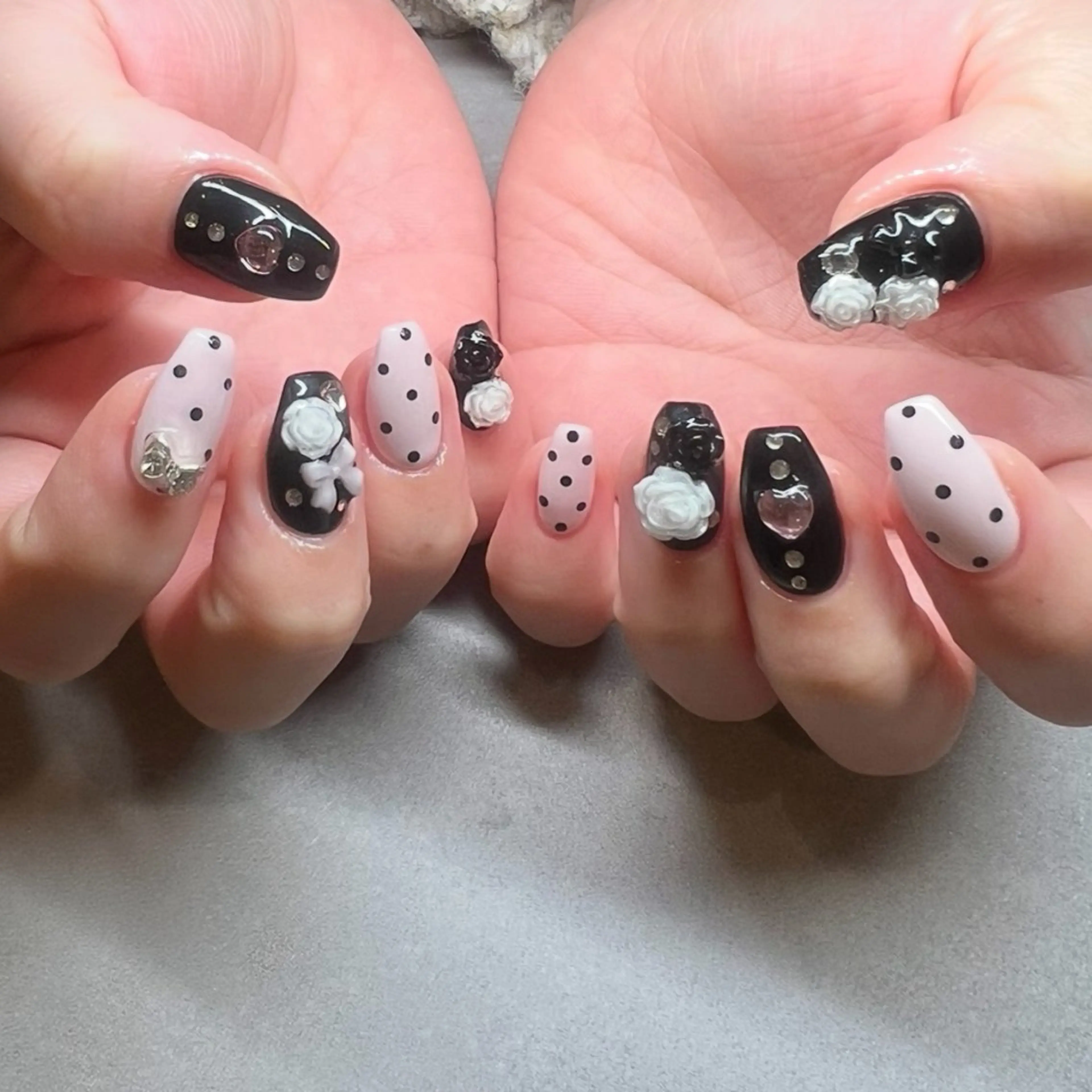 ネイル YUKO🩶 sofa立川のネイルデザイン