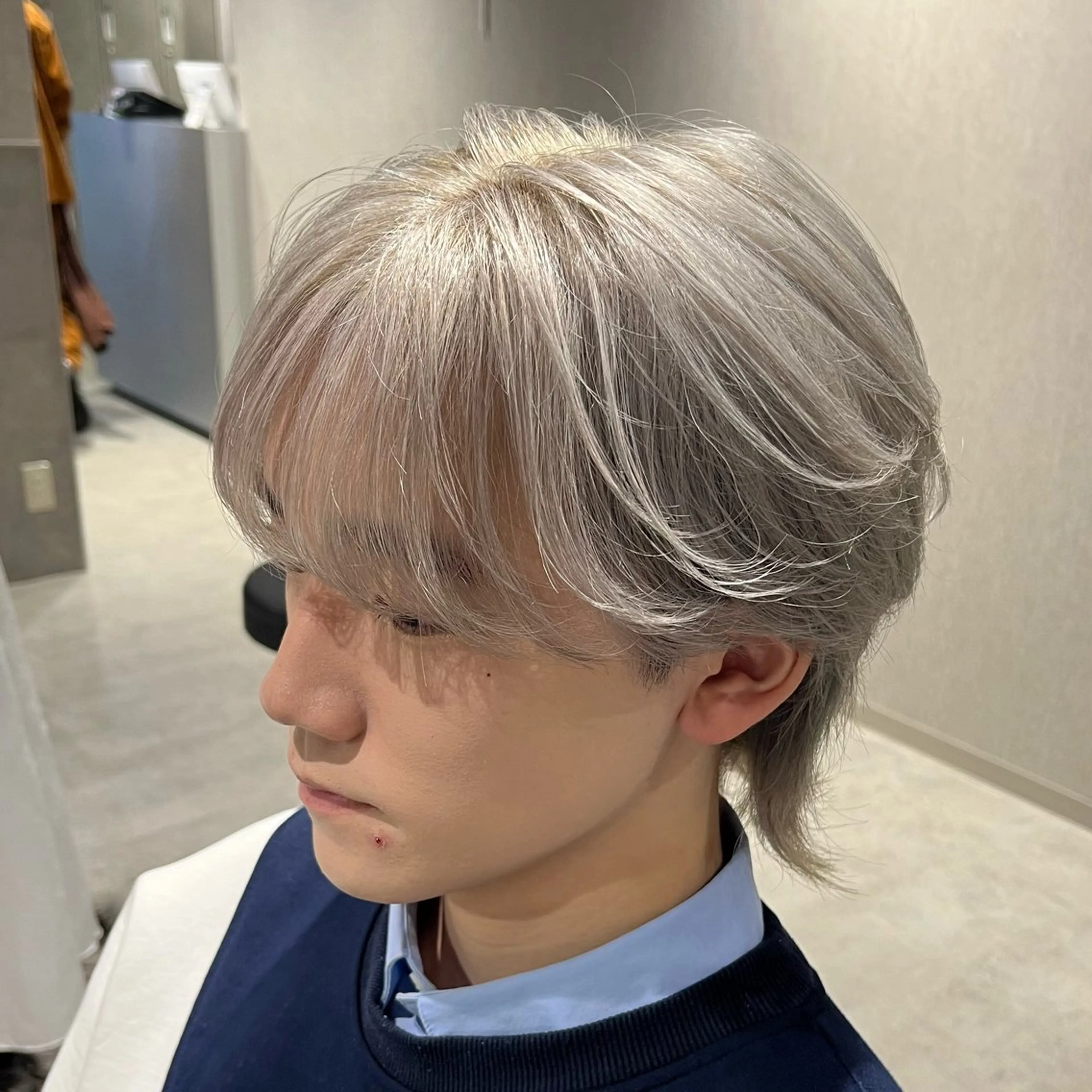 ショート カラー メンズ メンズウルフカット ベージュカラー ホワイトベージュ ウルフカット カット ヘアカラー トリートメント 【メンズ縮毛矯正/ Ryokaのヘアスタイル