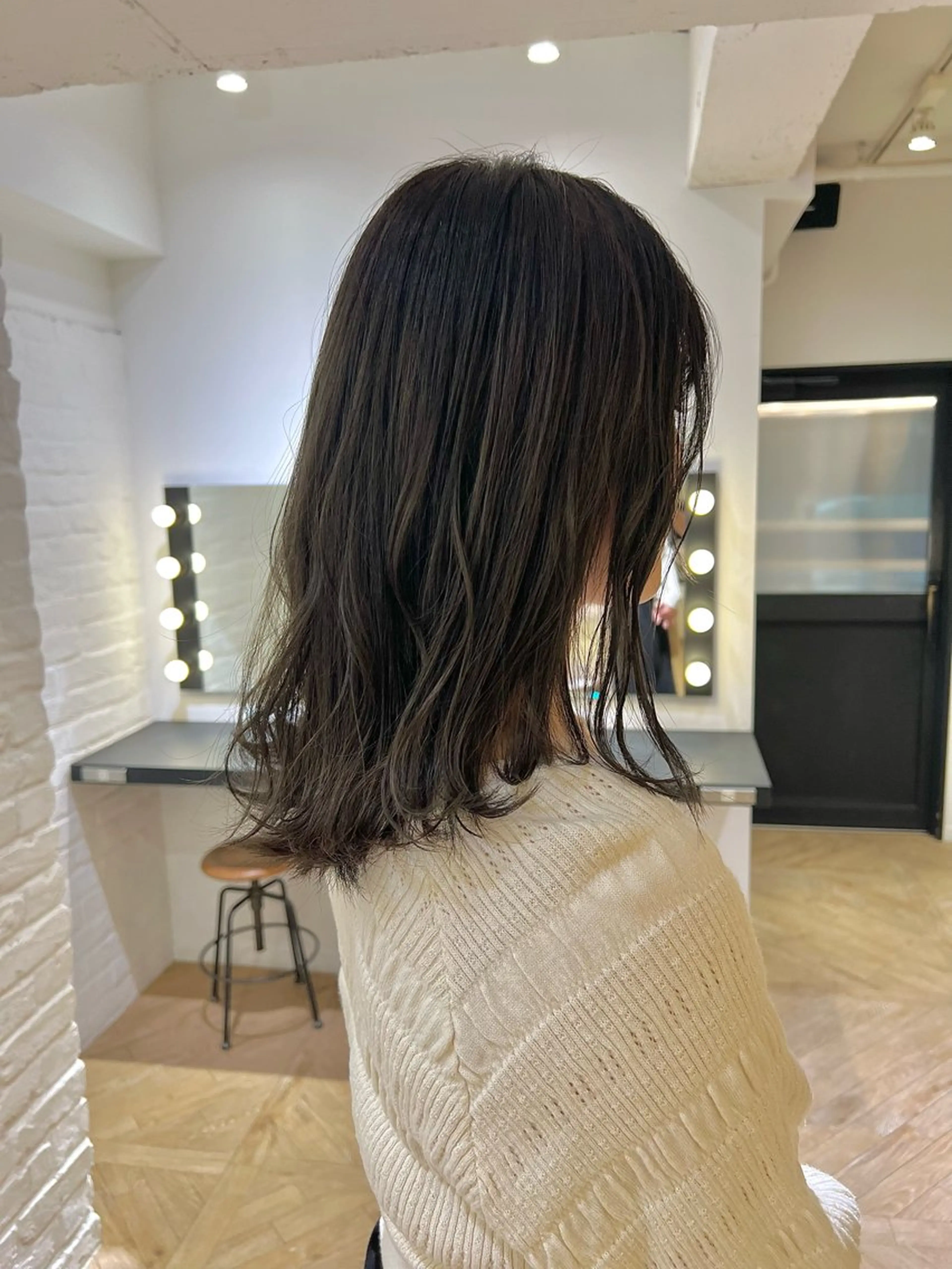ミディアム 髪質改善 トリートメント 似合わせレイヤー ＆縮毛矯正のヘアスタイル