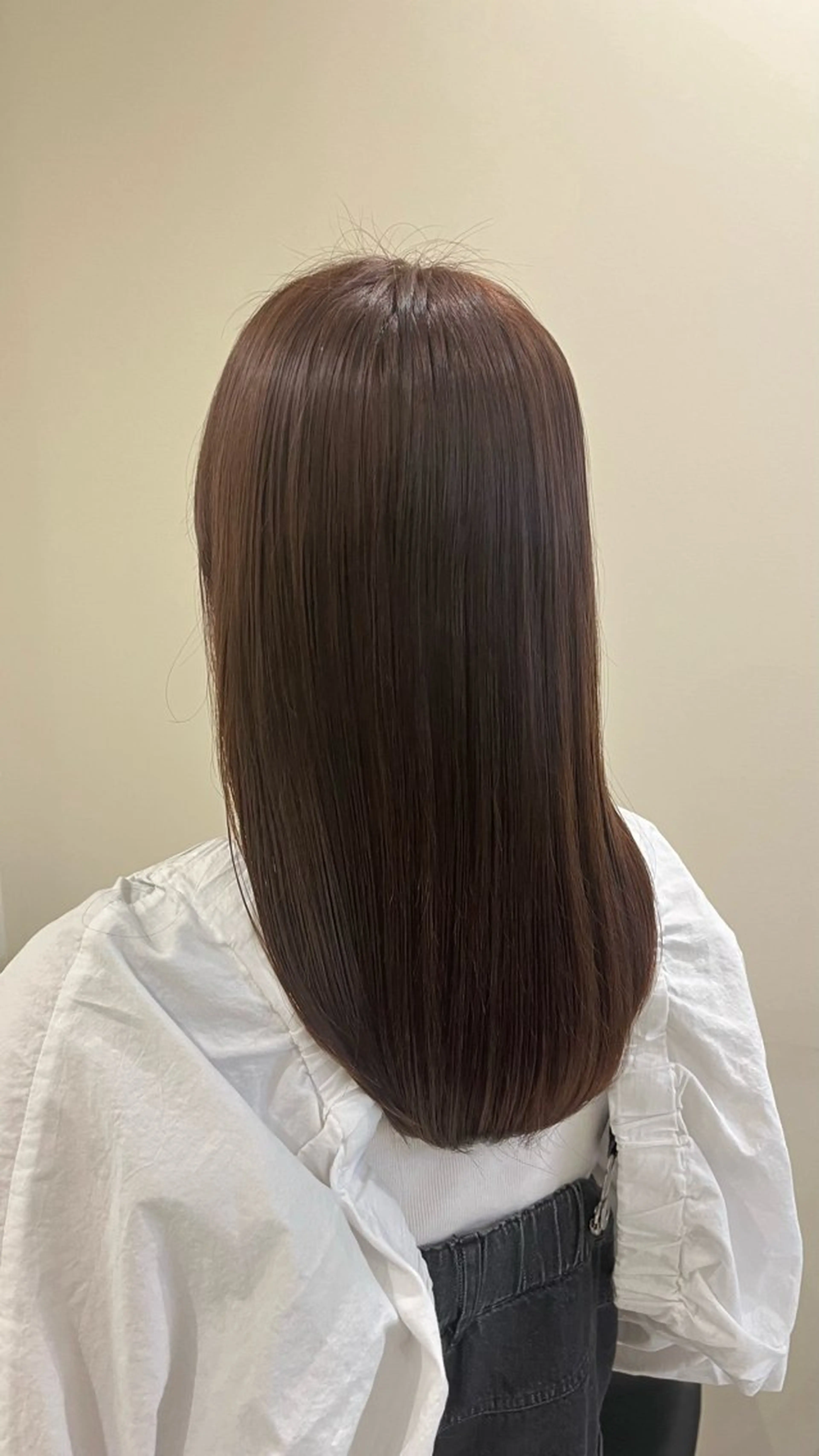 セミロング マアヤ/ハイトーン /ハイレイヤーのヘアスタイル