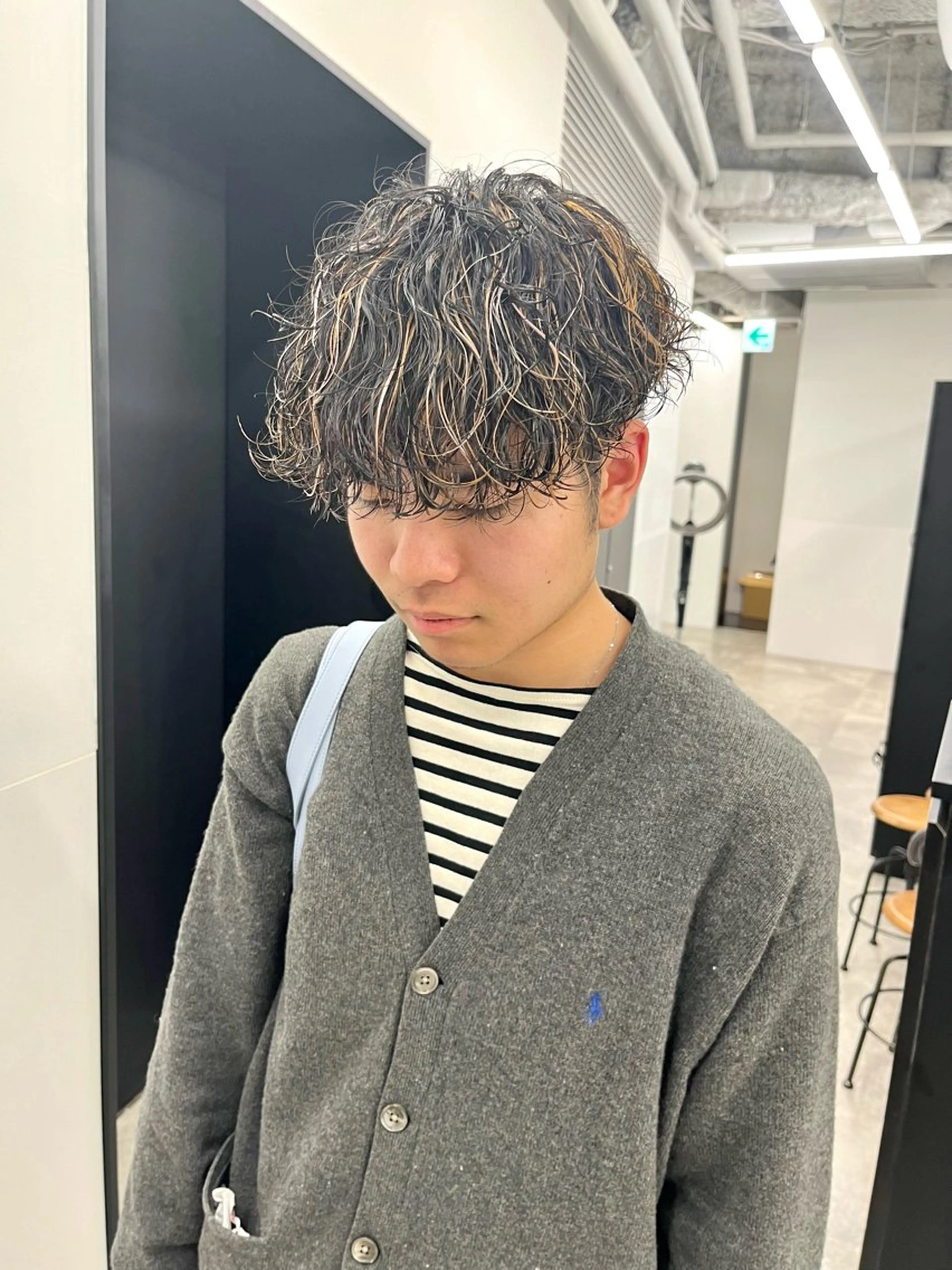 パーマ メンズ カット パーマ ヘアセット ハイトーン/美髪矯正 🍃大江拓実のヘアスタイル