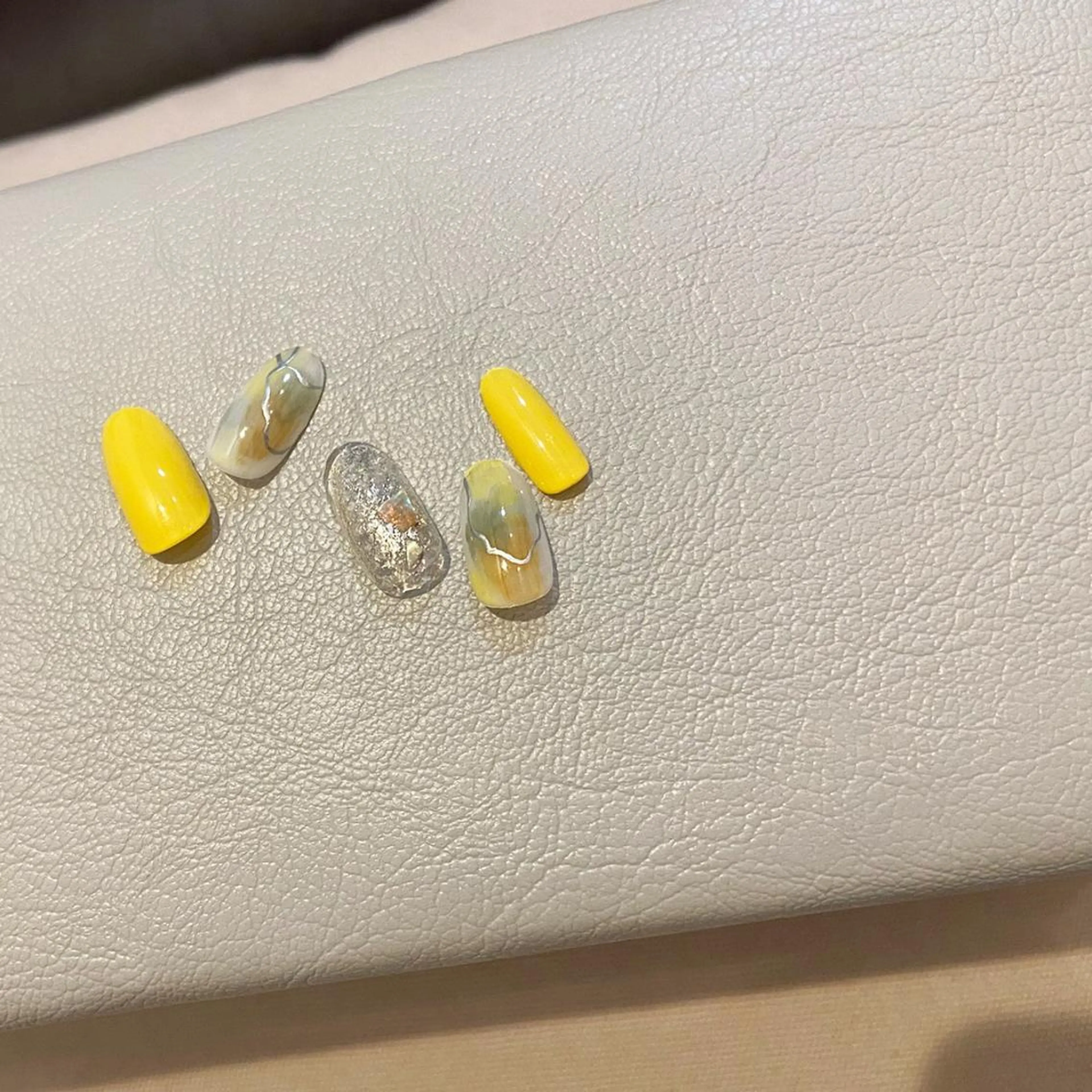 ネイル クリアネイル マグネットネイル ミラーネイル ニュアンスネイル Adore nailのネイルデザイン