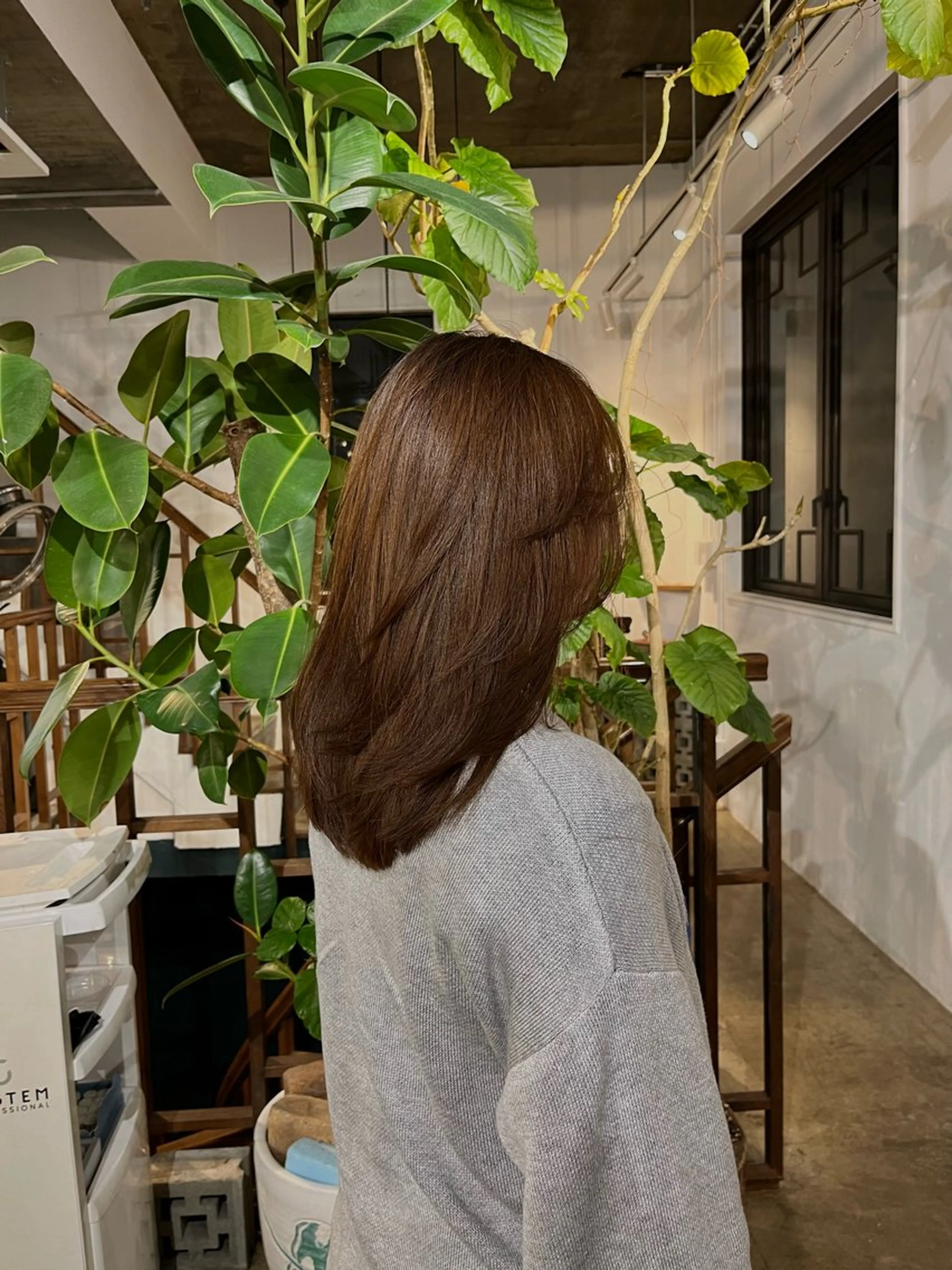 セミロング レイヤーカット 海音🌺レイヤー カット/ケアリストのヘアスタイル