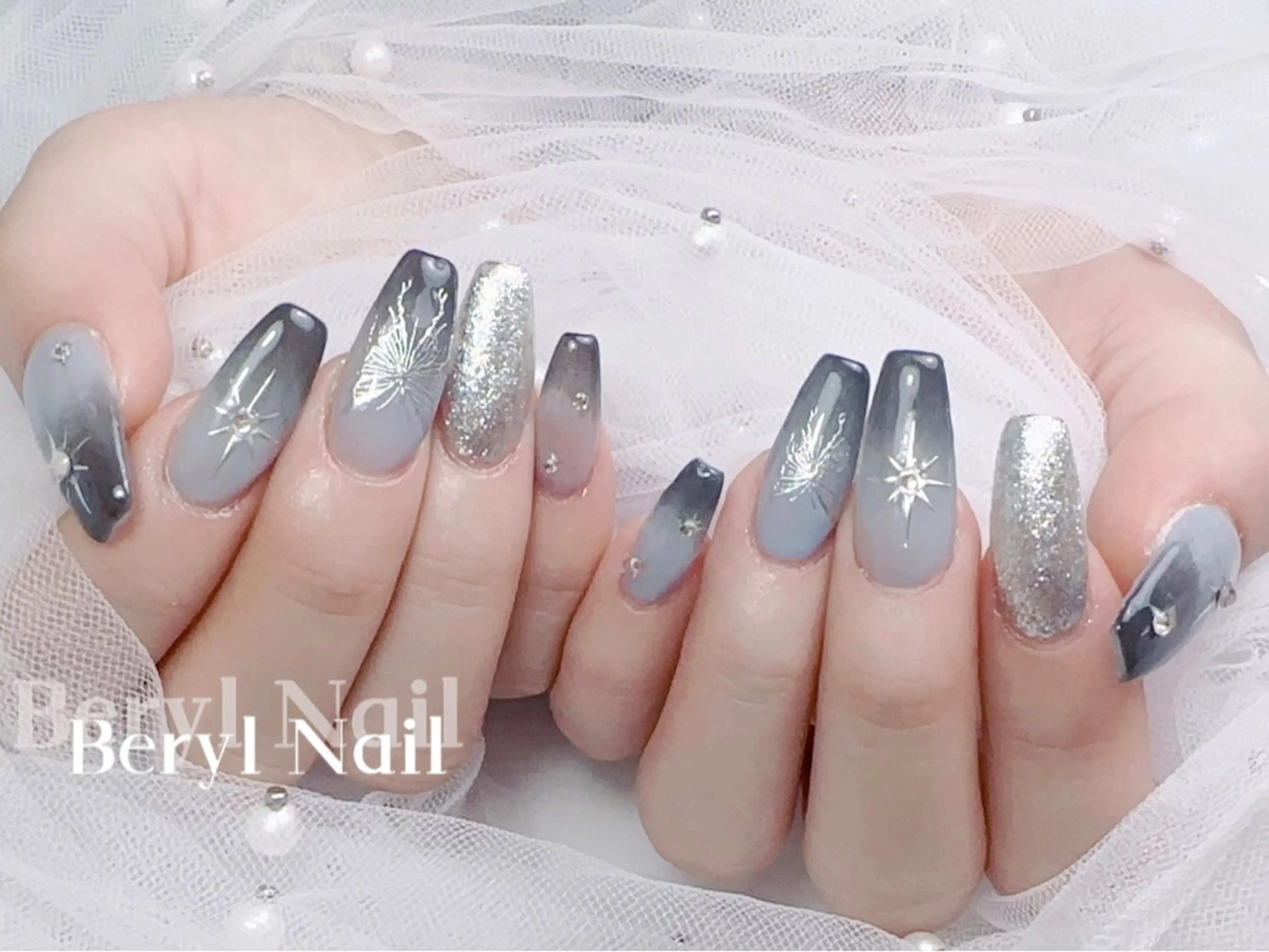 ロング ハンドネイル Beryl Nail 新大久保のネイルデザイン