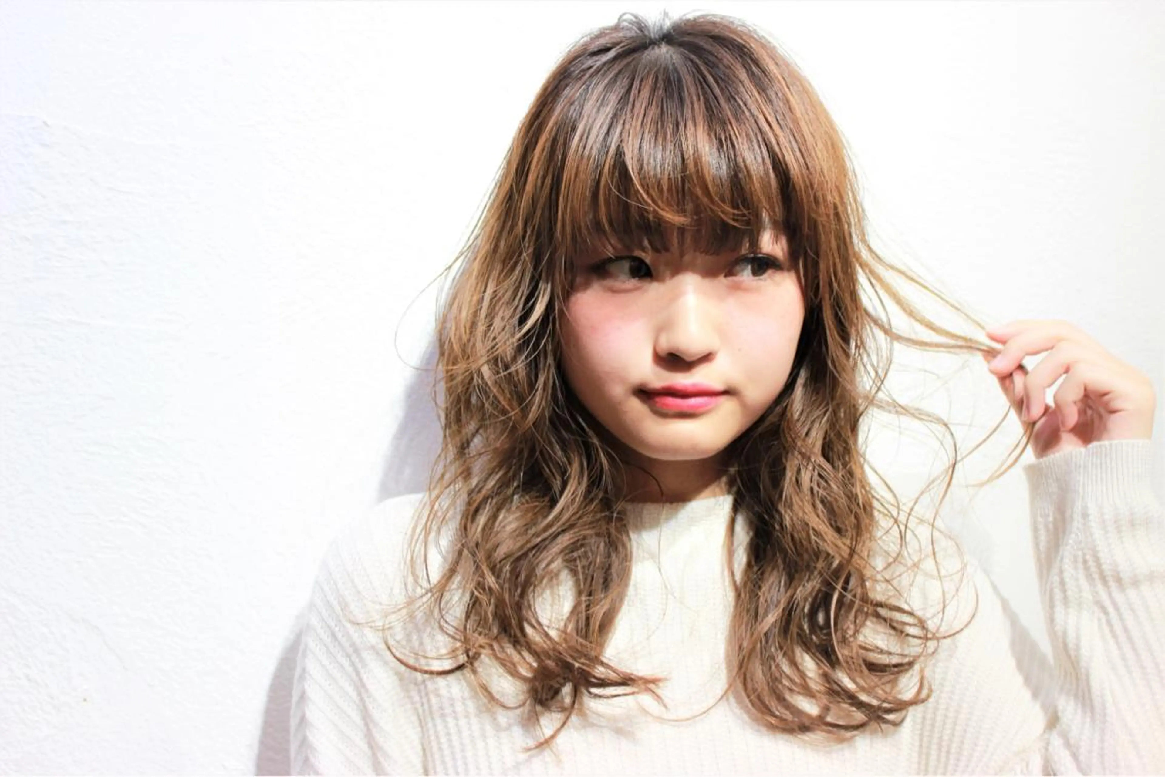 ミディアム アッシュ カット ヘアカラー トリートメント 所渉/韓国レイヤー /ウルフカットのヘアスタイル