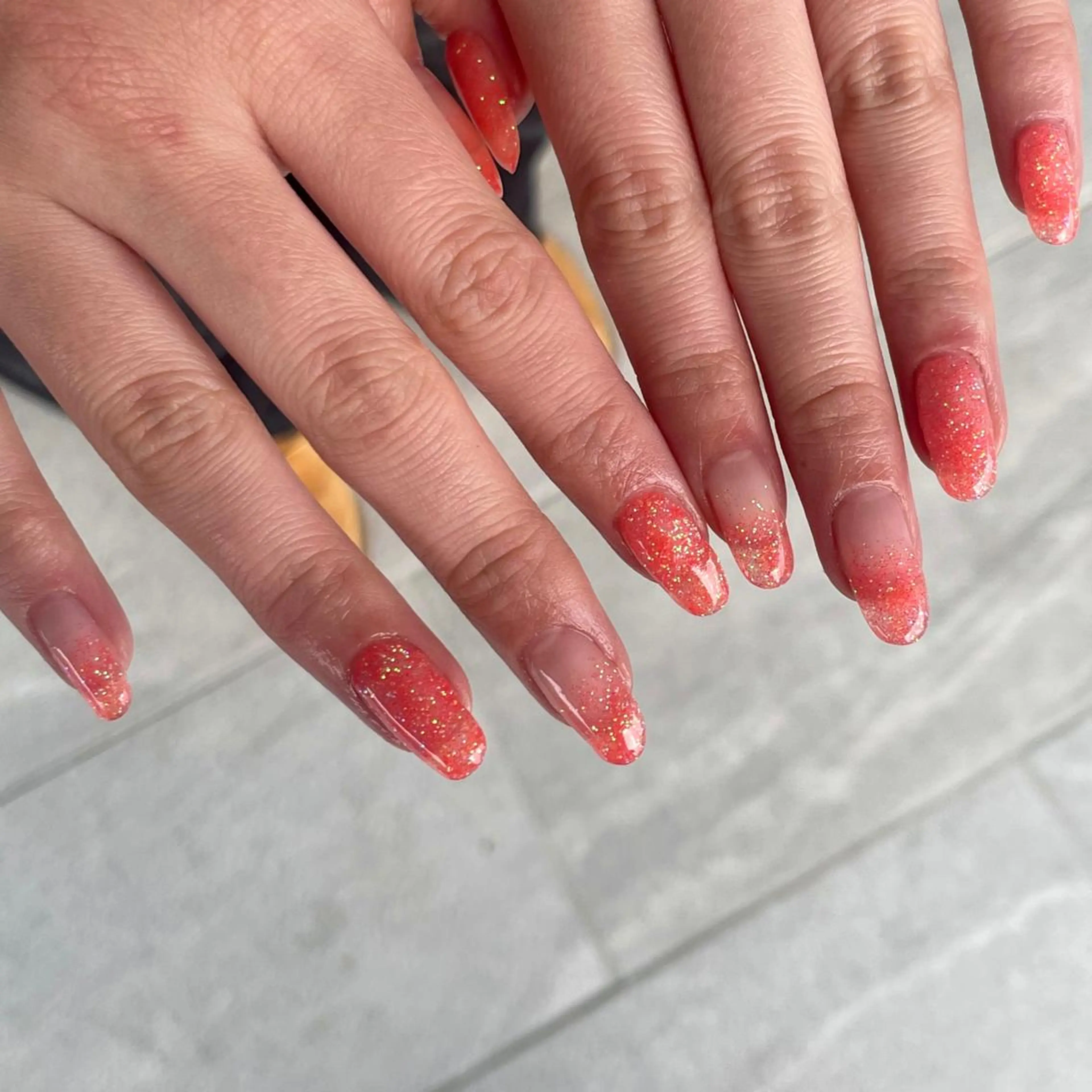 ハンドラメグラデーションネイル【オフなし】の写真