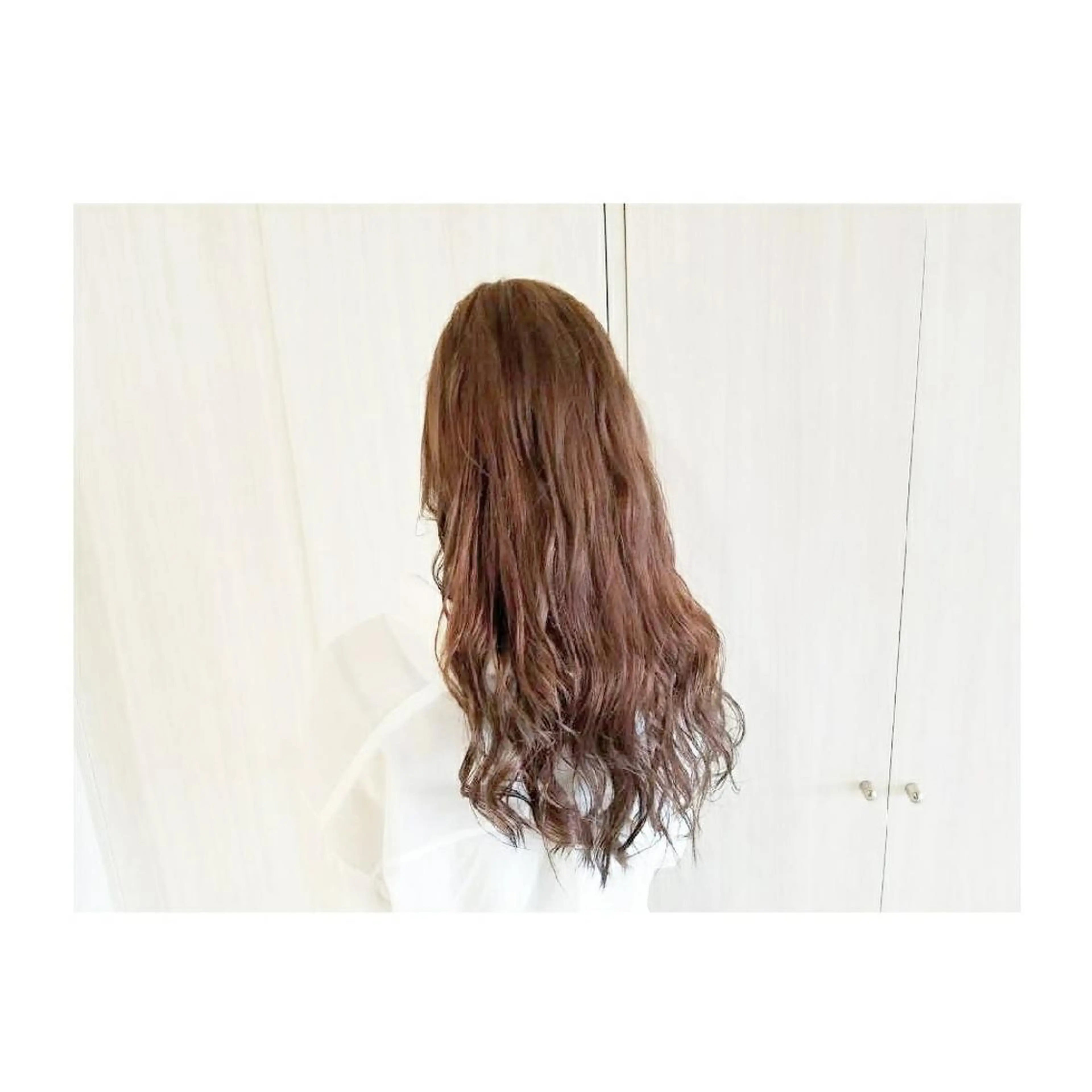 ロング アッシュ アッシュブラウン Luana 矢場町のヘアスタイル