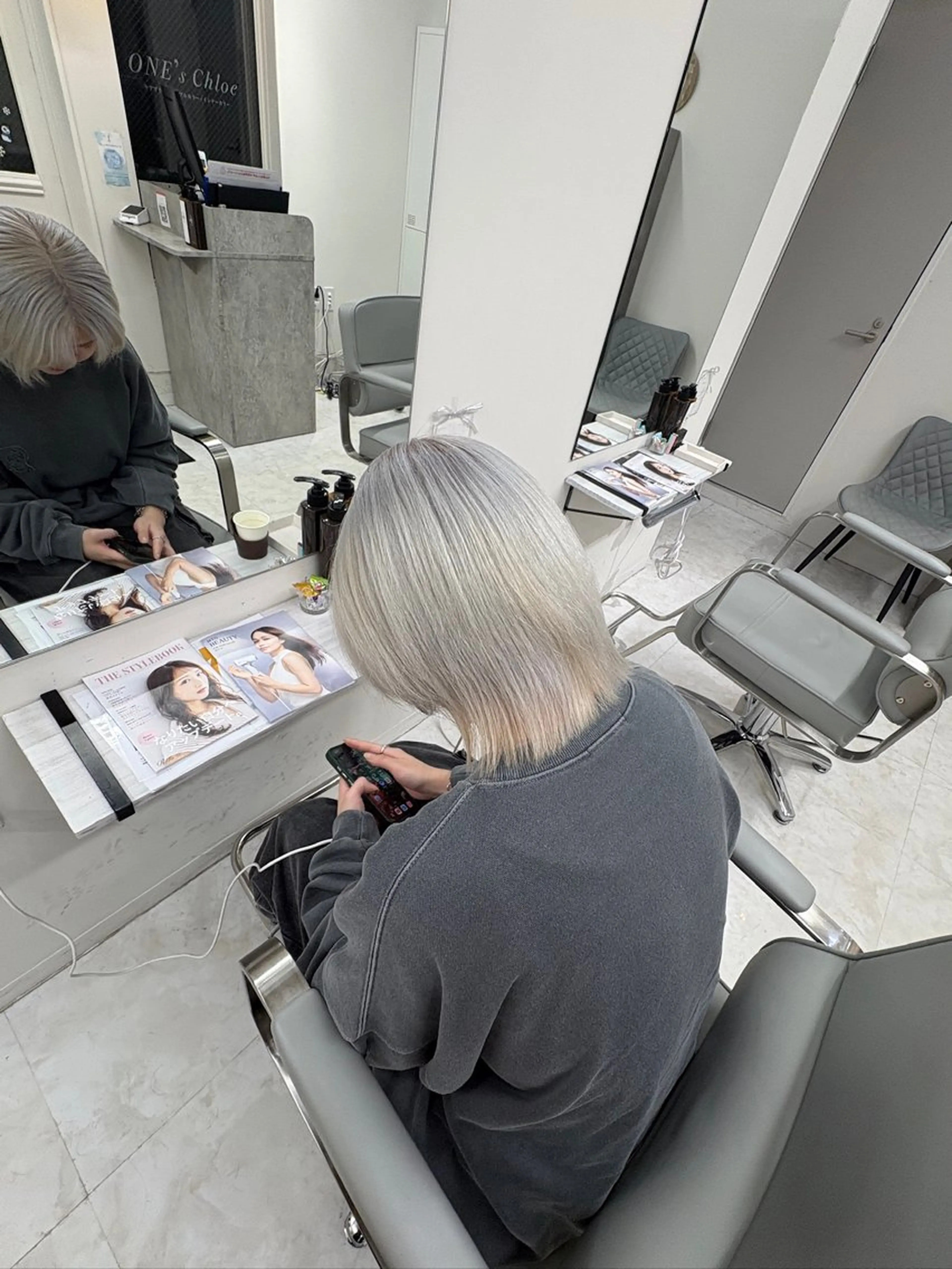 ショート カラー アッシュ アッシュグレー ベージュカラー ブリーチ ブロンド ヘアカラー トリートメント 【美髪ハイトーン】 髪質改善/大和🎀のヘアスタイル