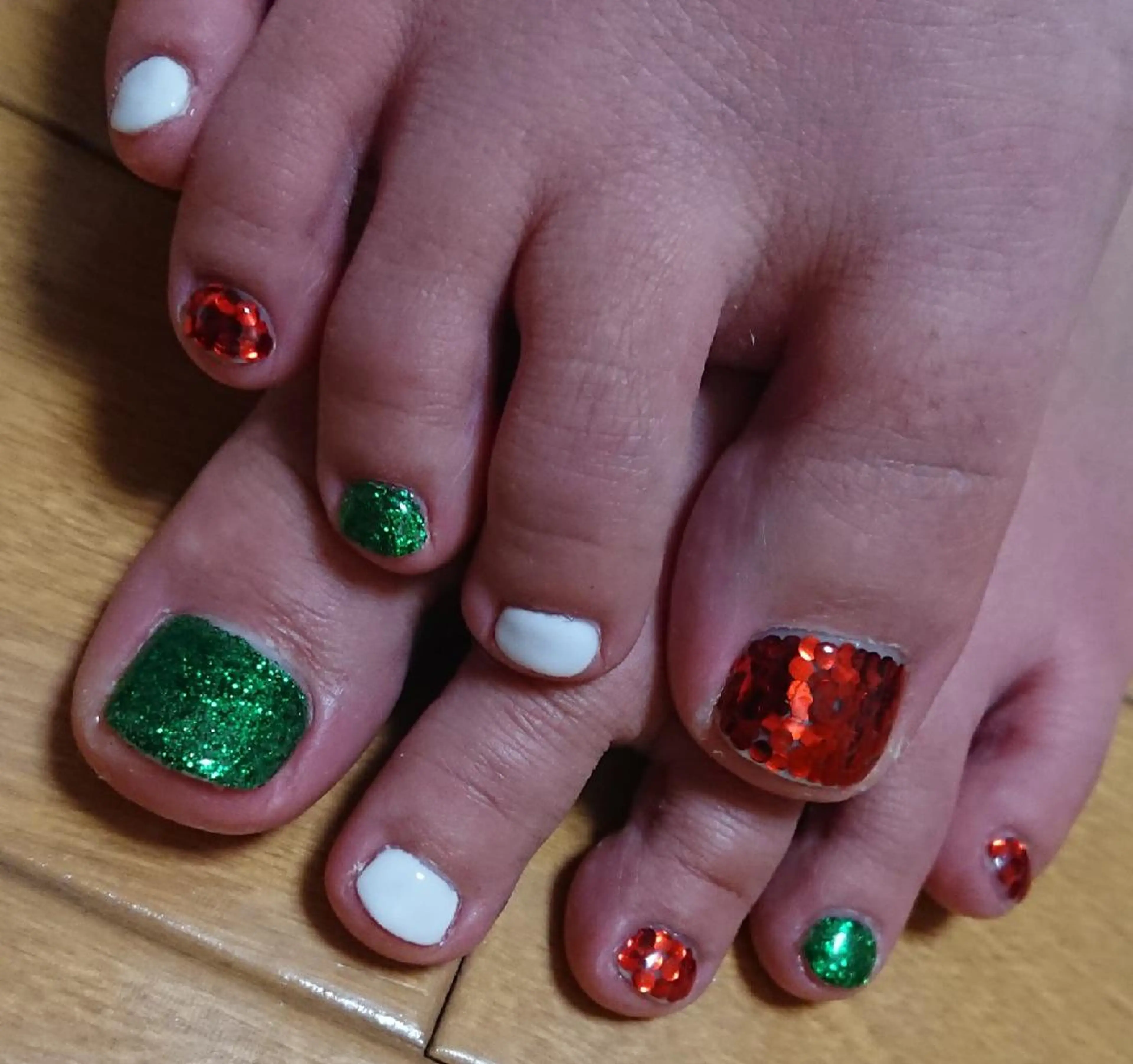 ネイル ホログラムネイル ラメ(グリッター) マットネイル ワンカラーネイル フットネイル Lilith Nailのネイルデザイン