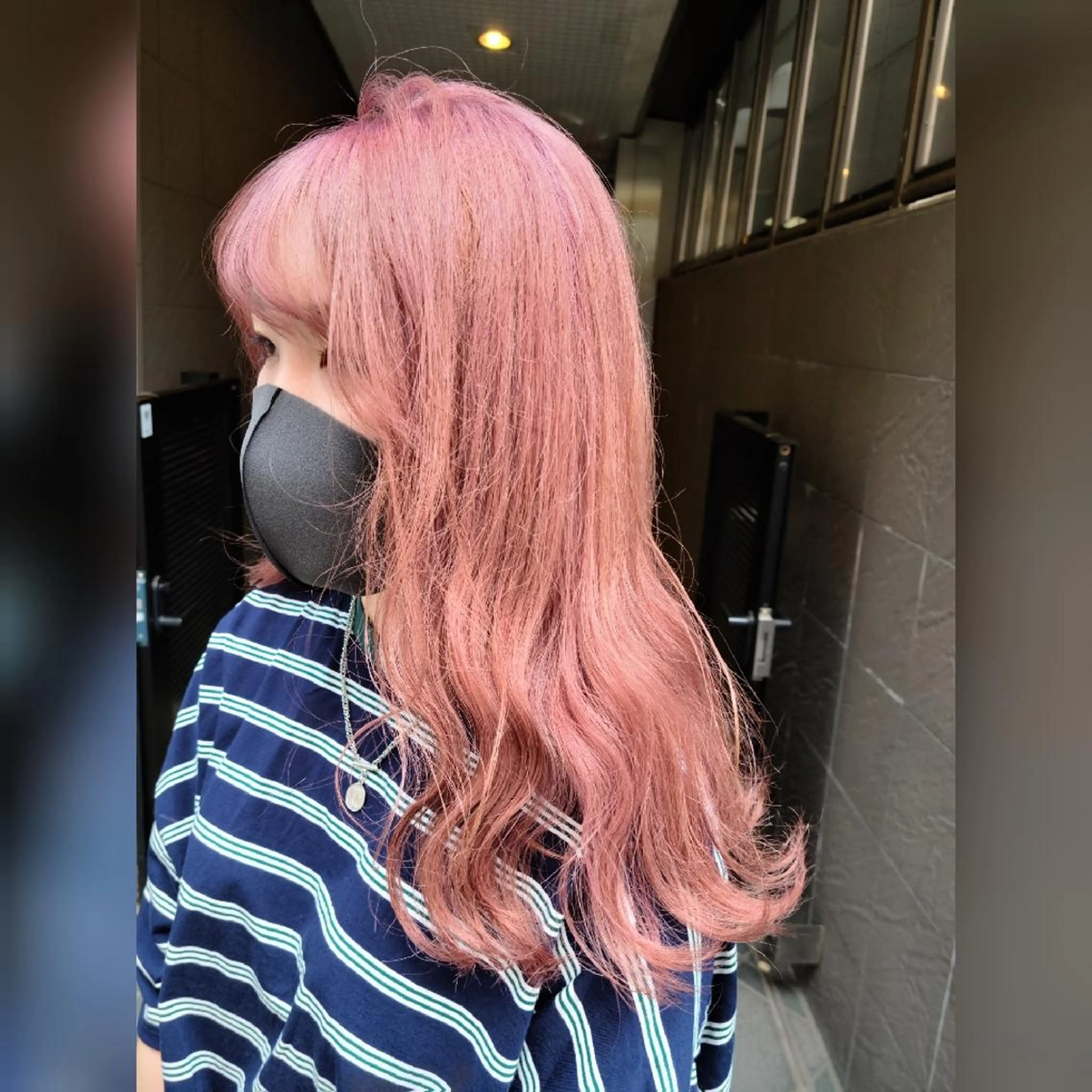 カラー ロング 透明感カラー オレンジ ピンクカラー バイオレットカラー 田中 孝征のヘアスタイル