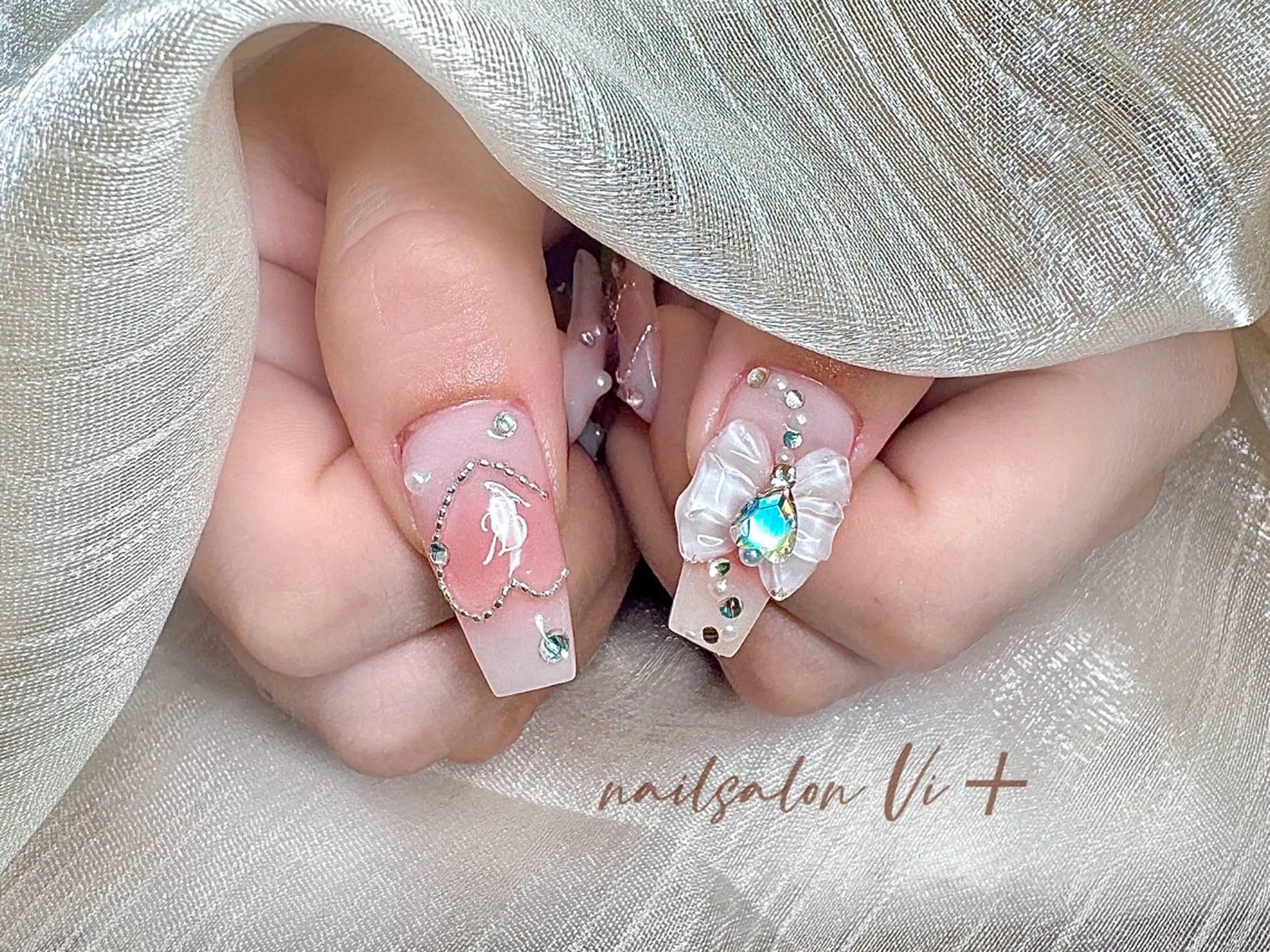 ネイル ✨Nailsalon Vi+✨のネイルデザイン