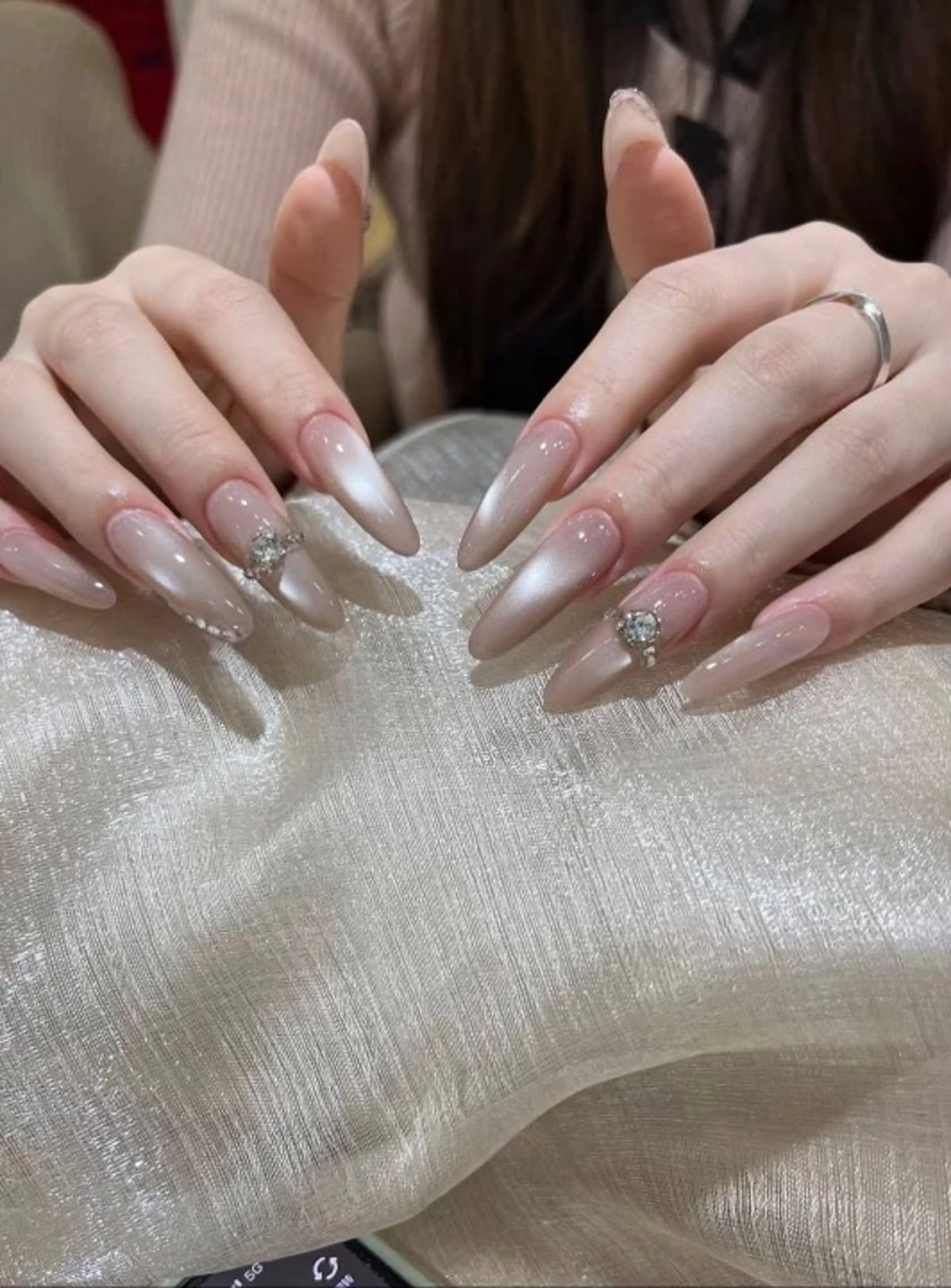 カラー グラデーションカラー ピンクカラー ハンドネイル AIN Nailのネイルデザイン