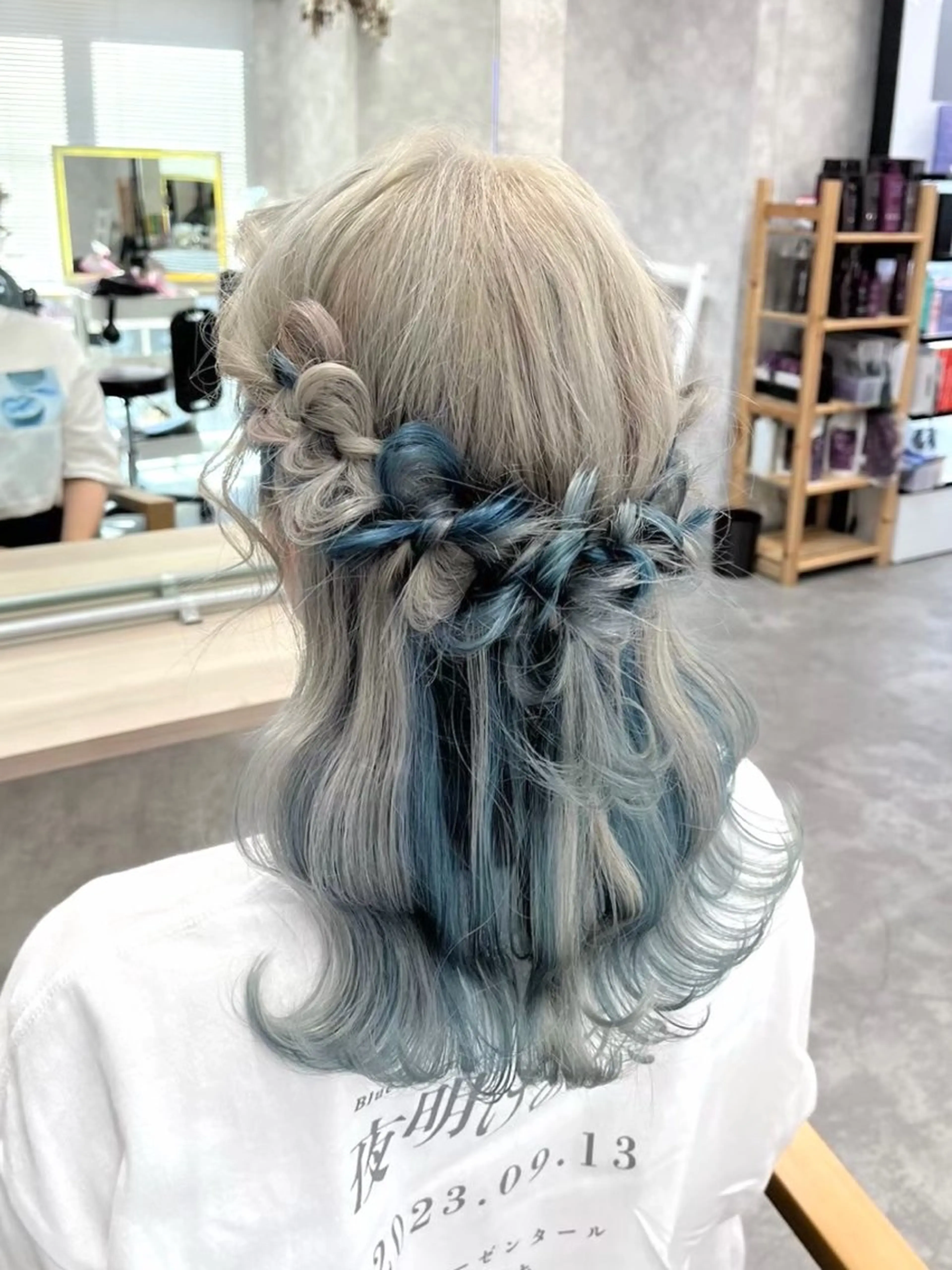 ヘアアレンジ 🦋ハイトーン×ア レンジ💫Leenaのヘアスタイル