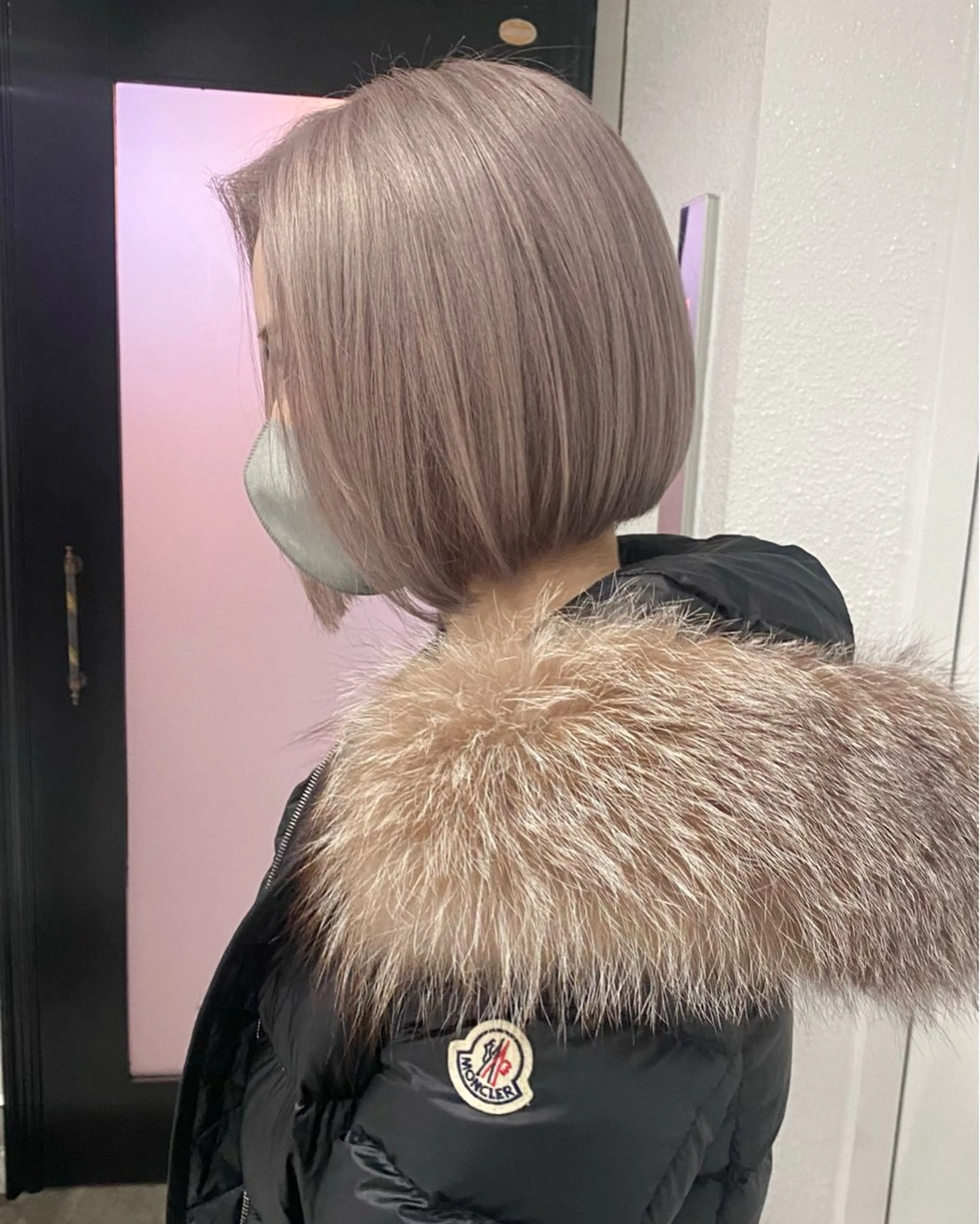 ショート カラー グレージュ ハイトーンカラー ミルクティーグレージュ ボブ カット ヘアカラー ハイトーンボブ /tasukuのヘアスタイル