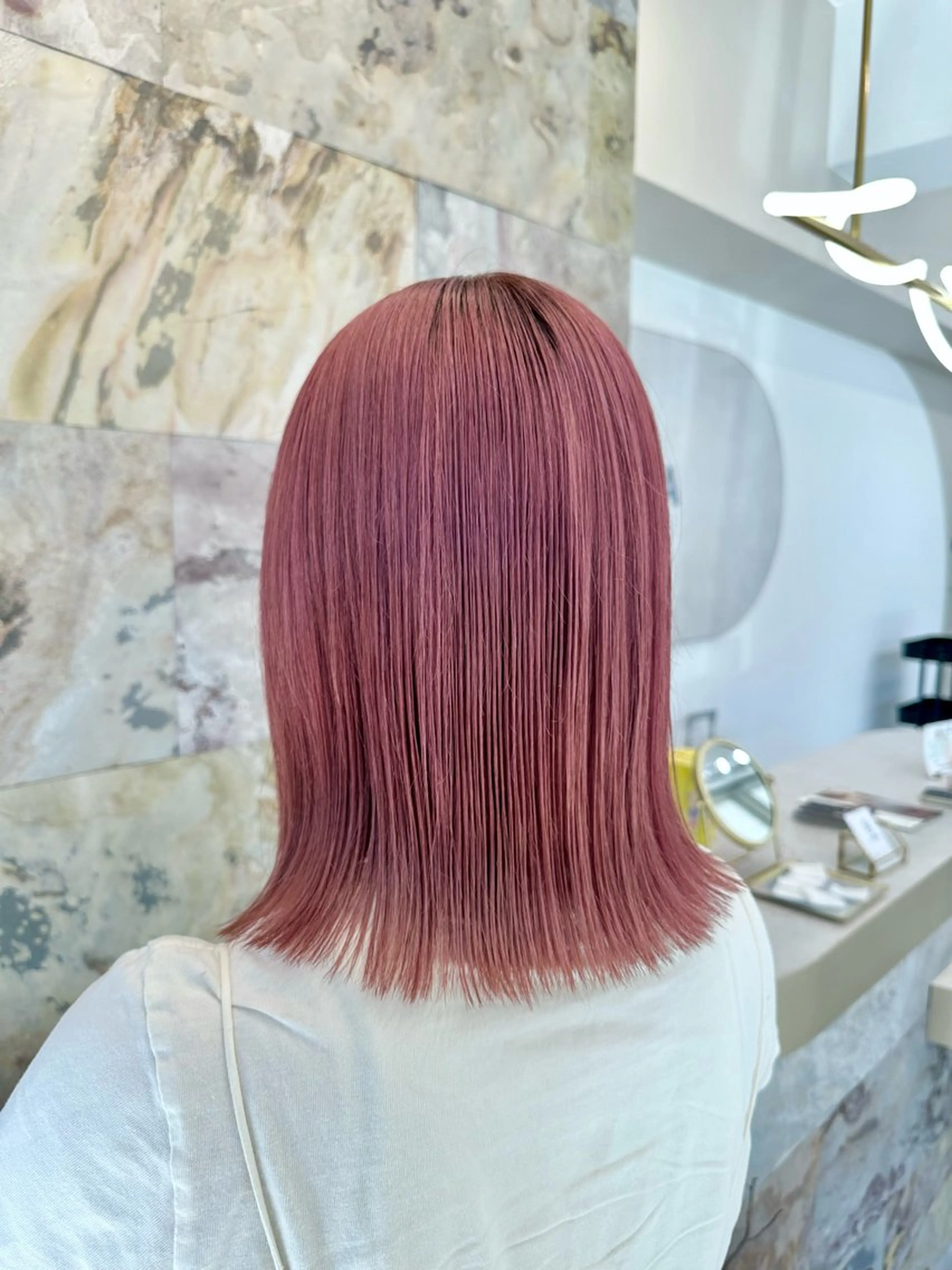 ミディアム カラー ブリーチ ヘアカラー トリートメント LOA uraraのヘアスタイル