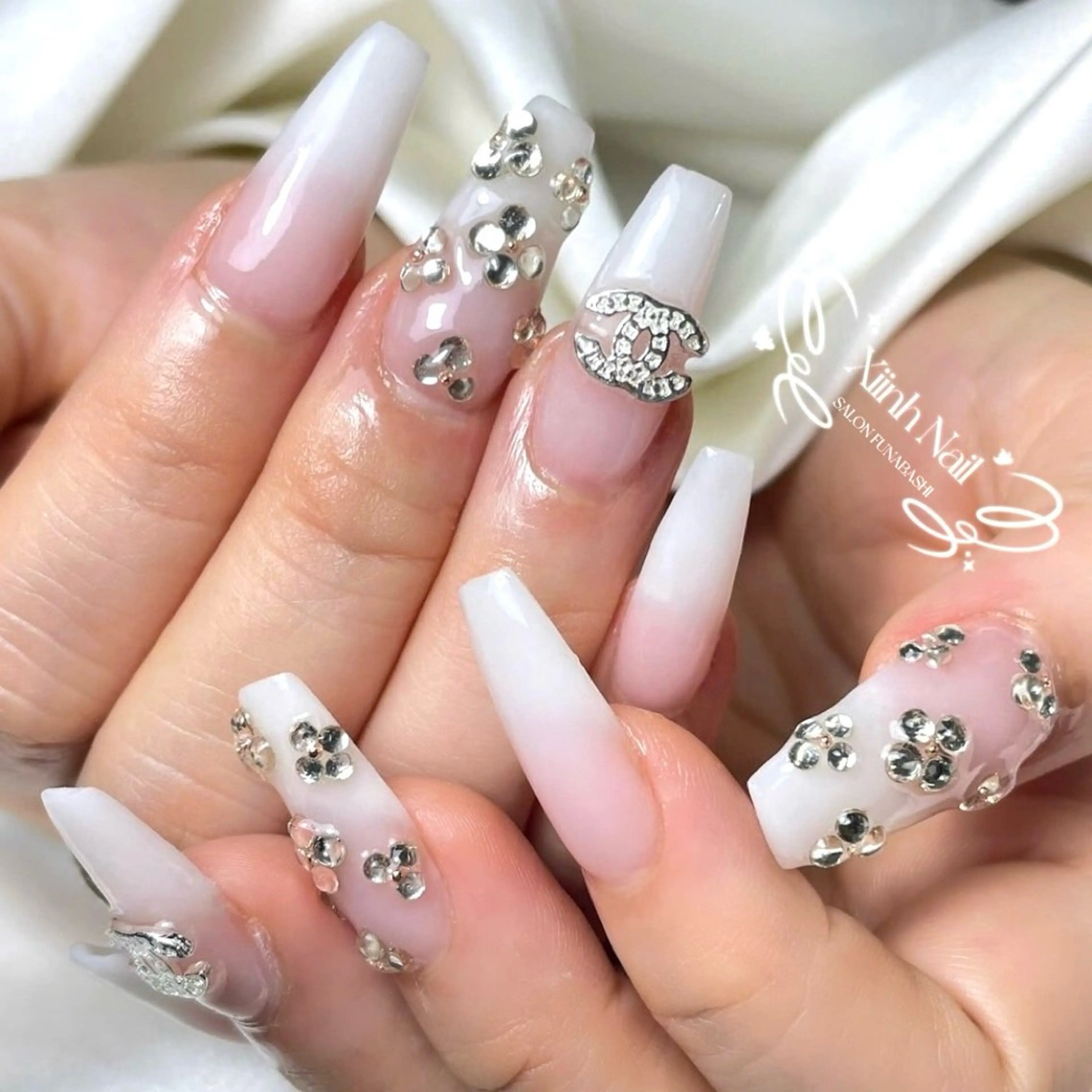 ネイル チークネイル 桜ネイル 長さ出し フットネイル ジェルネイル ハンドネイル XIINH NAIL SALONのネイルデザイン