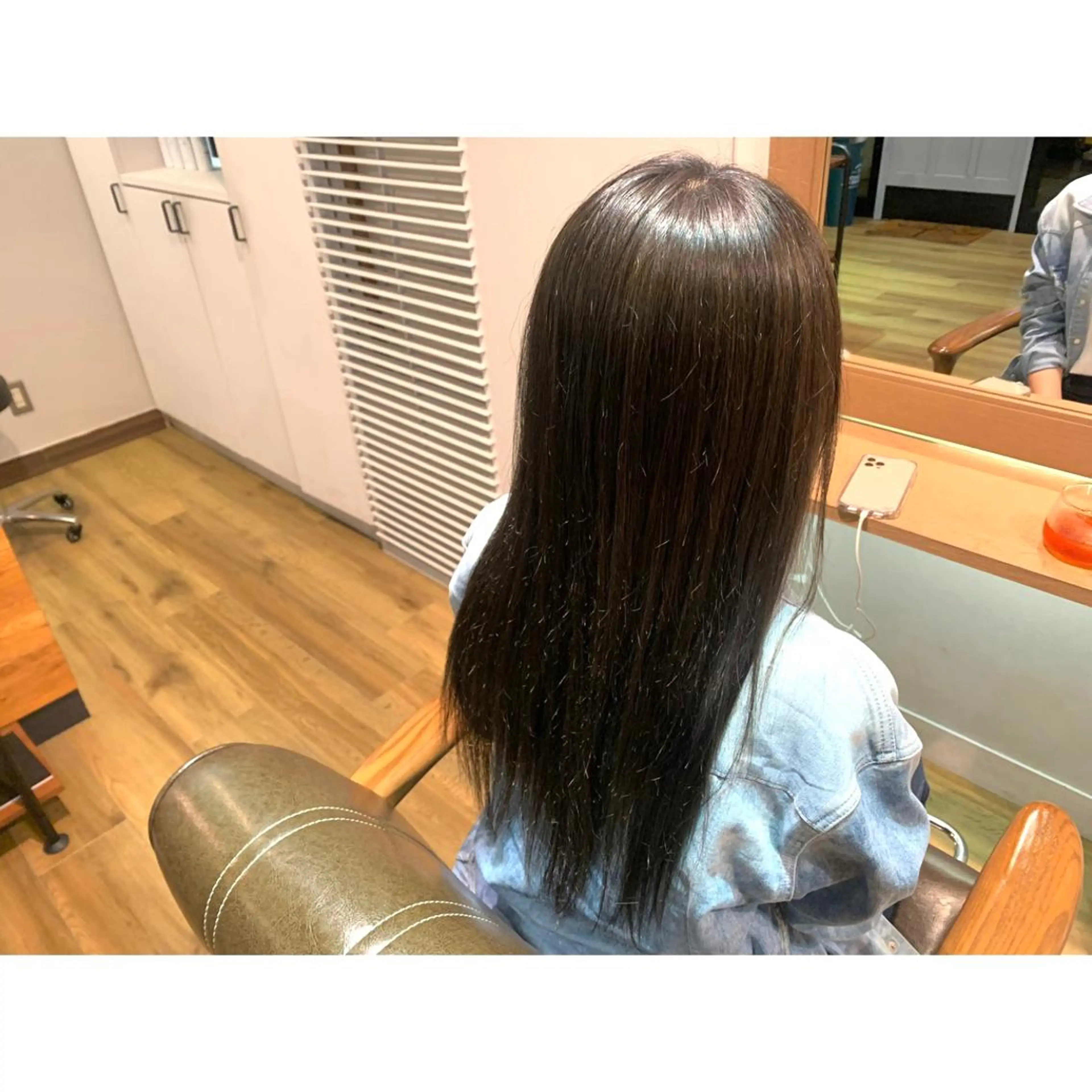 ロング カラー アッシュ ツキダテ ユイのヘアスタイル
